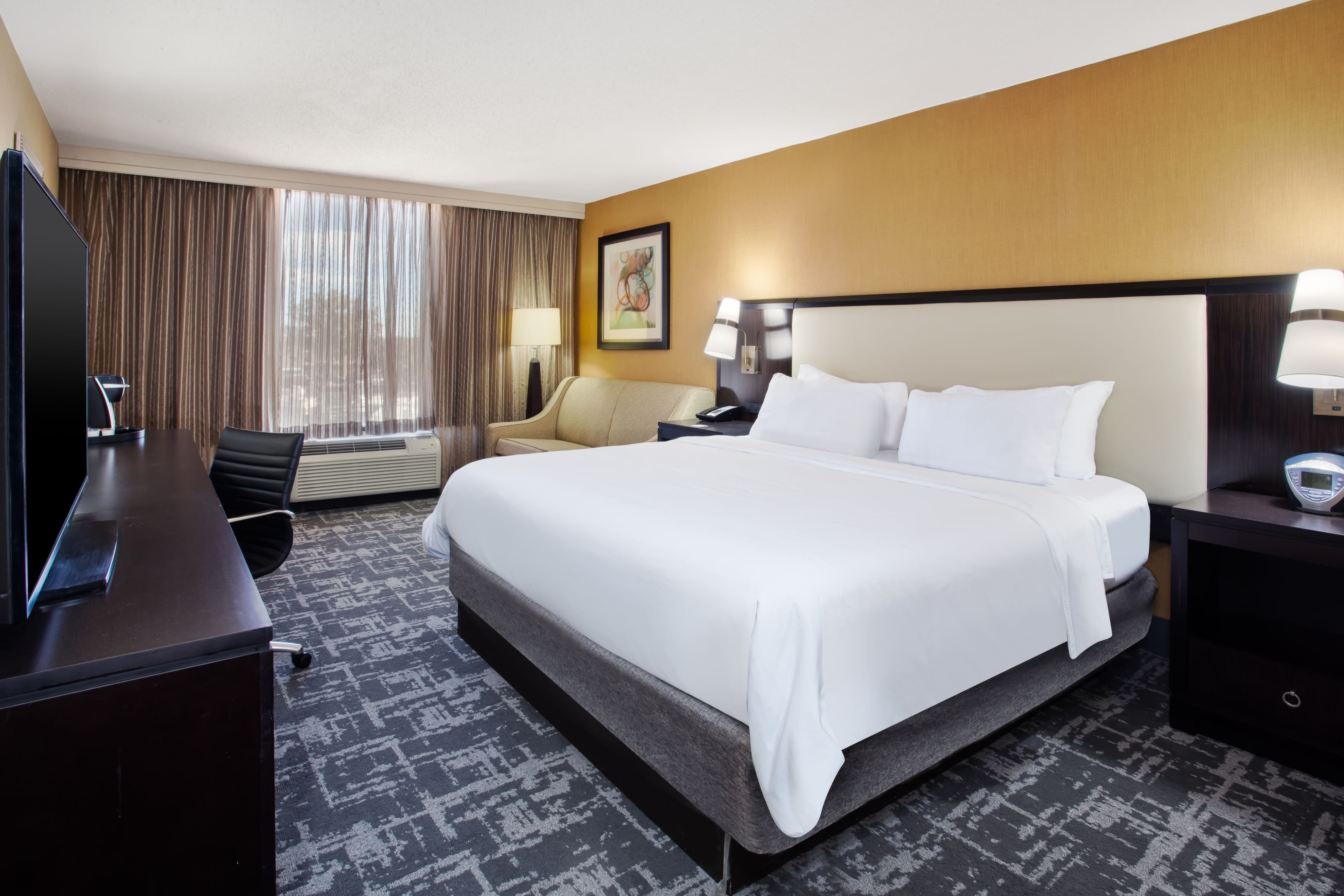 Crowne Plaza Greenville — 15