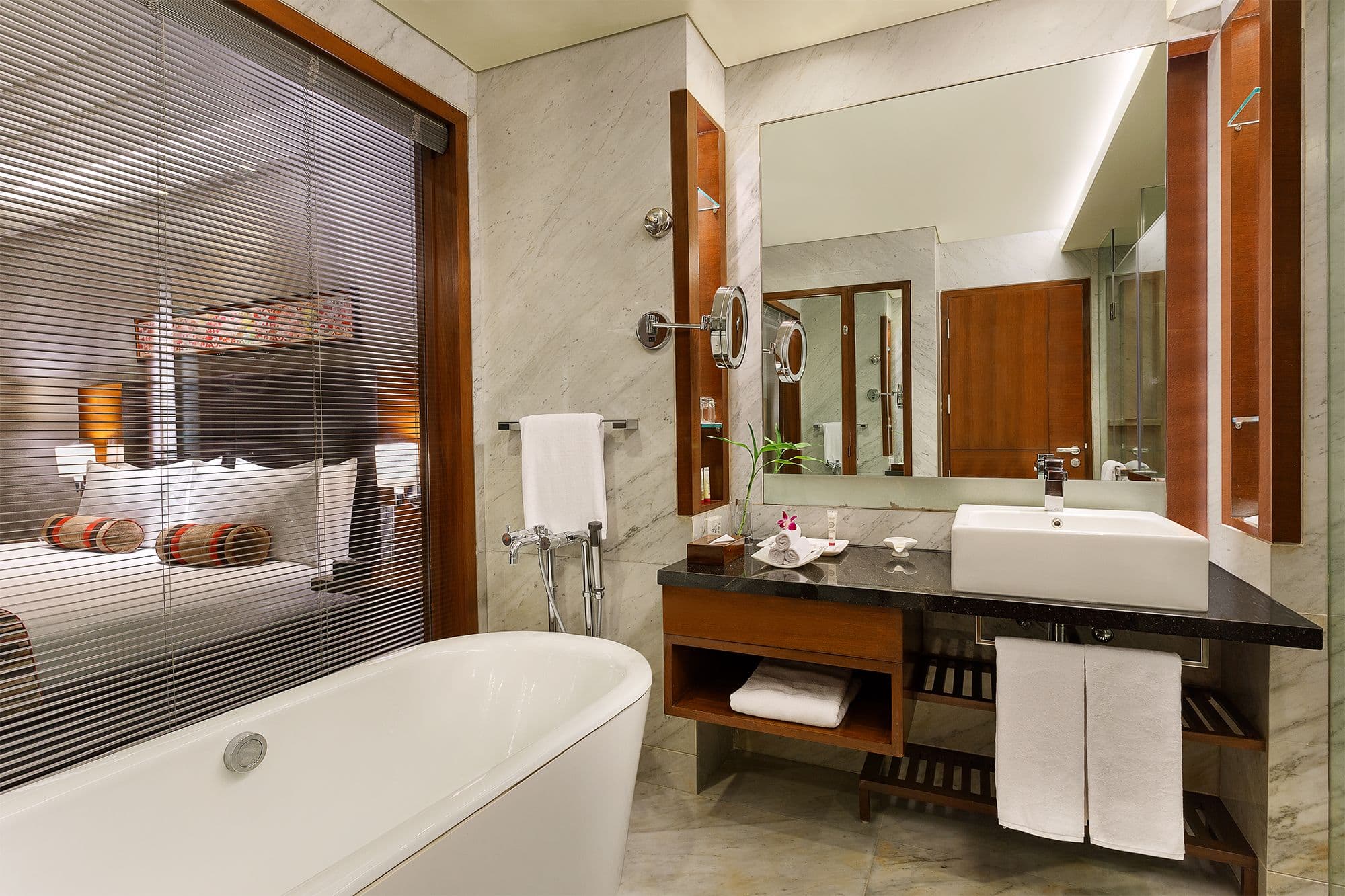 Crowne Plaza Gurgaon - Image 4
