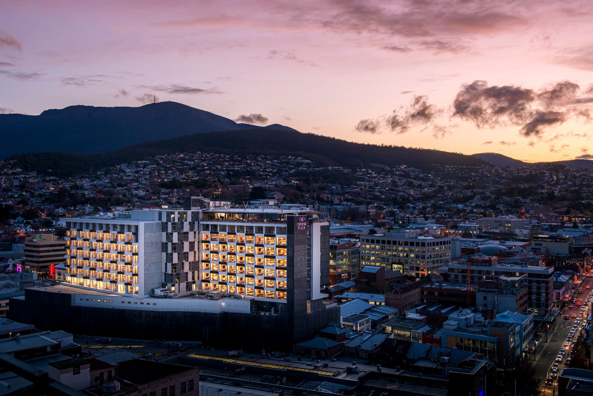 Crowne Plaza Hobart - Image 1
