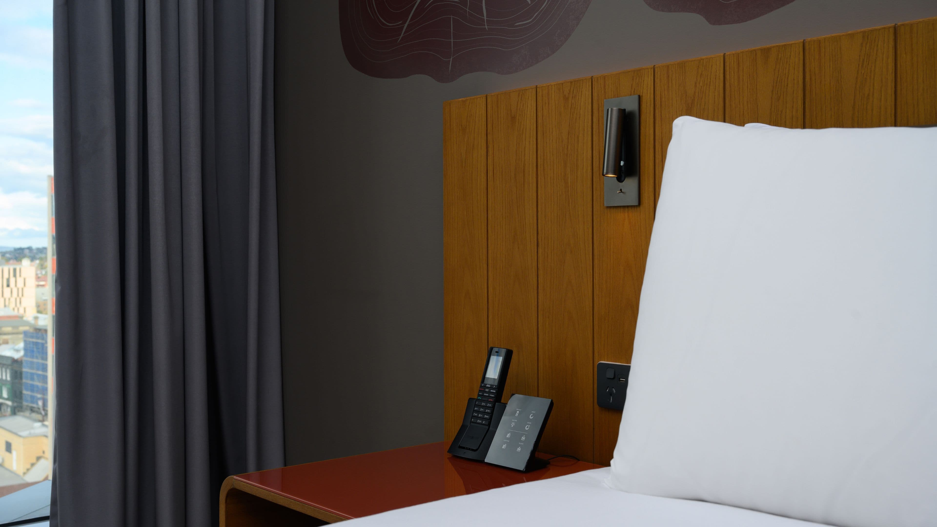 Crowne Plaza Hobart - Image 4