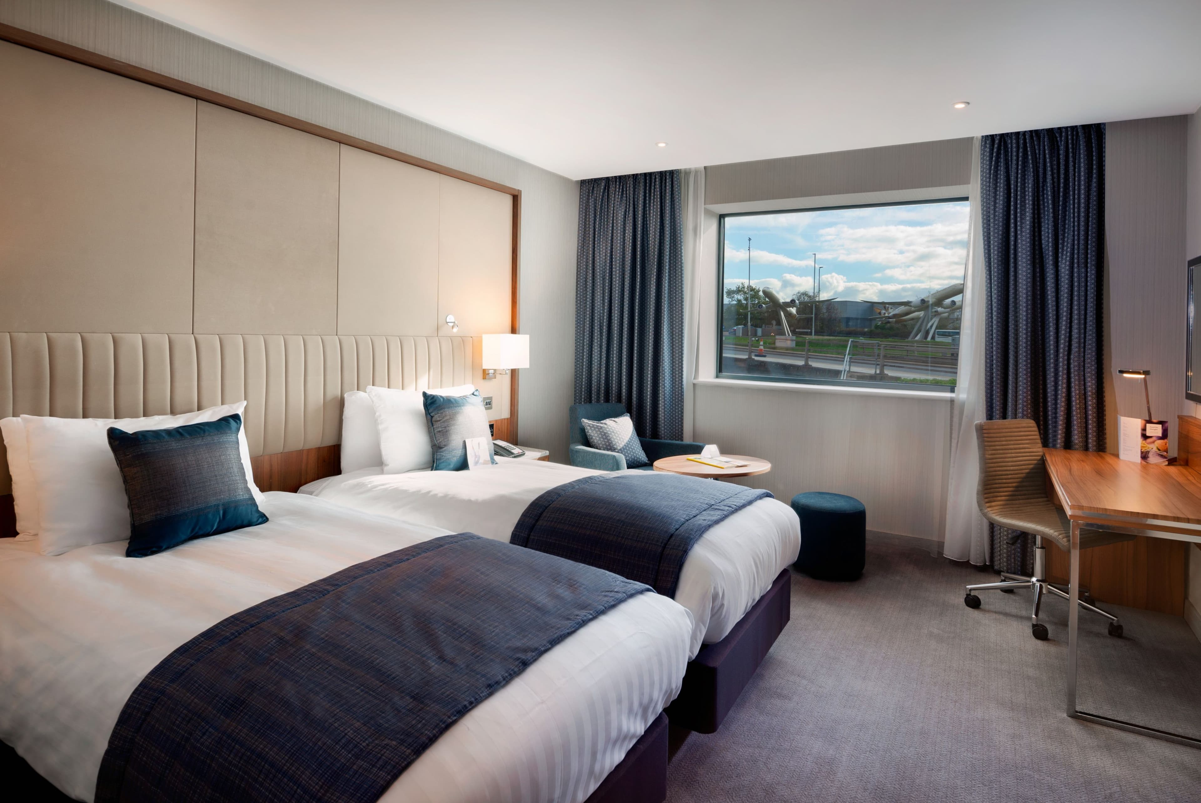 Crowne Plaza London Heathrow T4 - Image 2