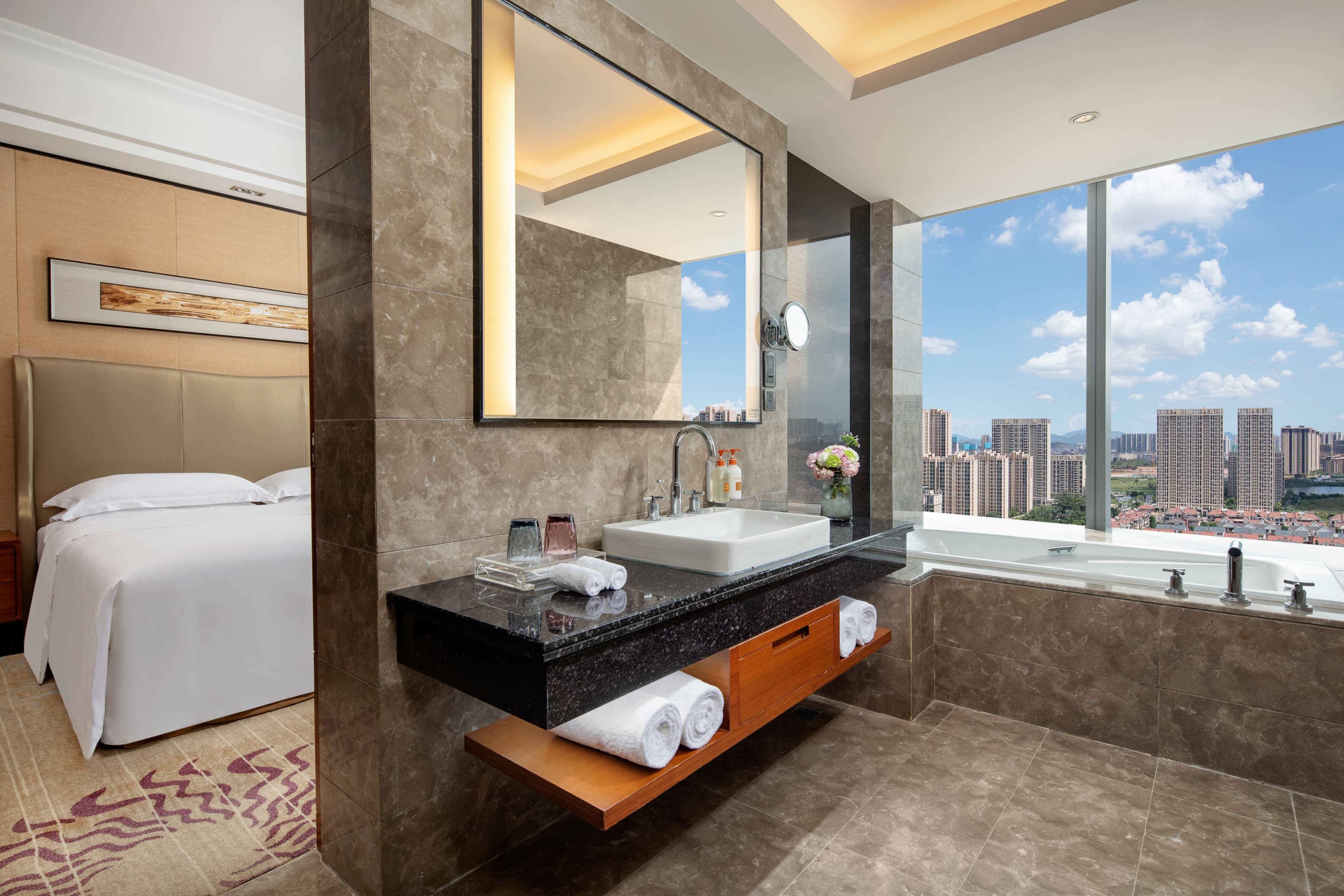 Crowne Plaza Huizhou — 8