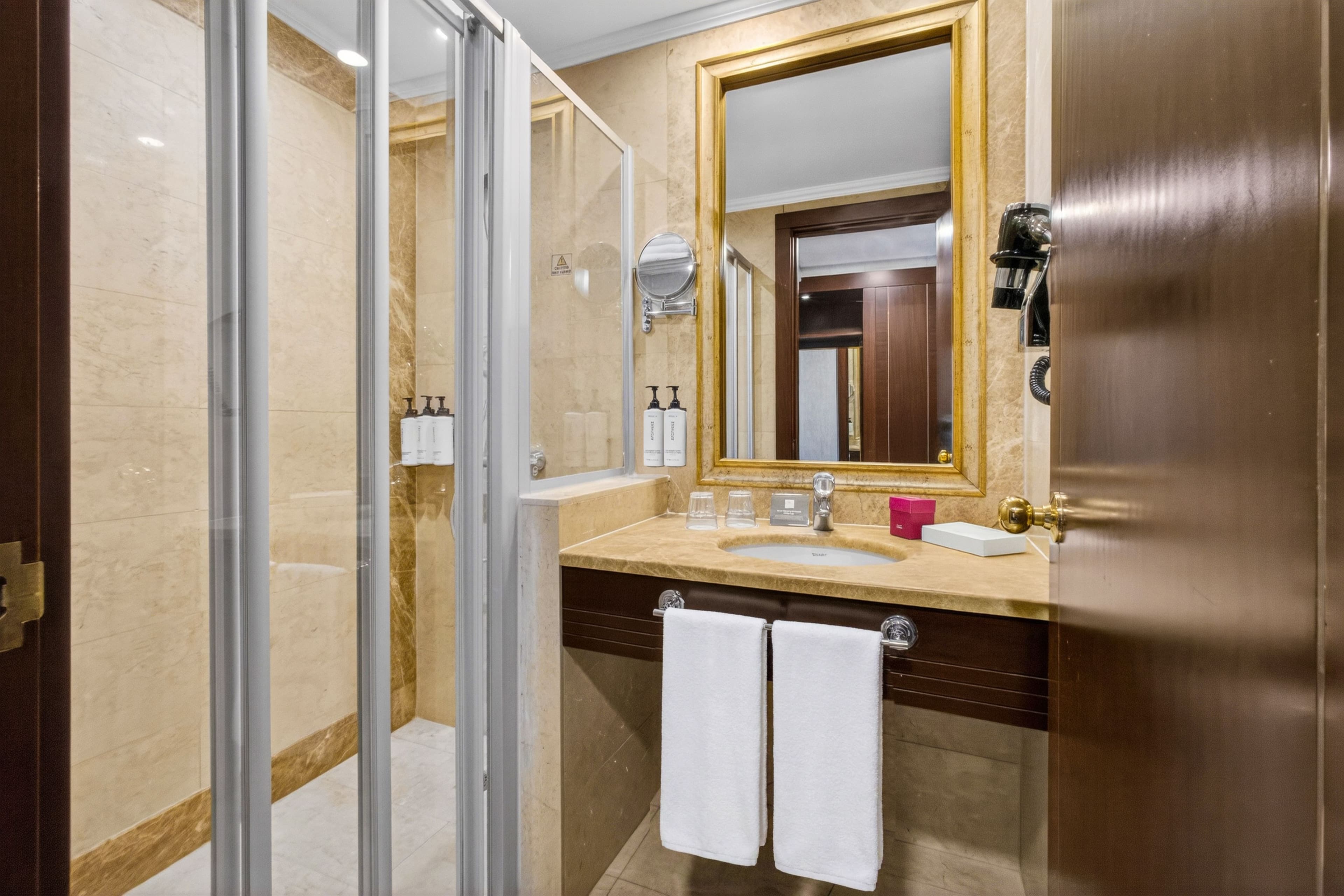 Standard Room - Image 5