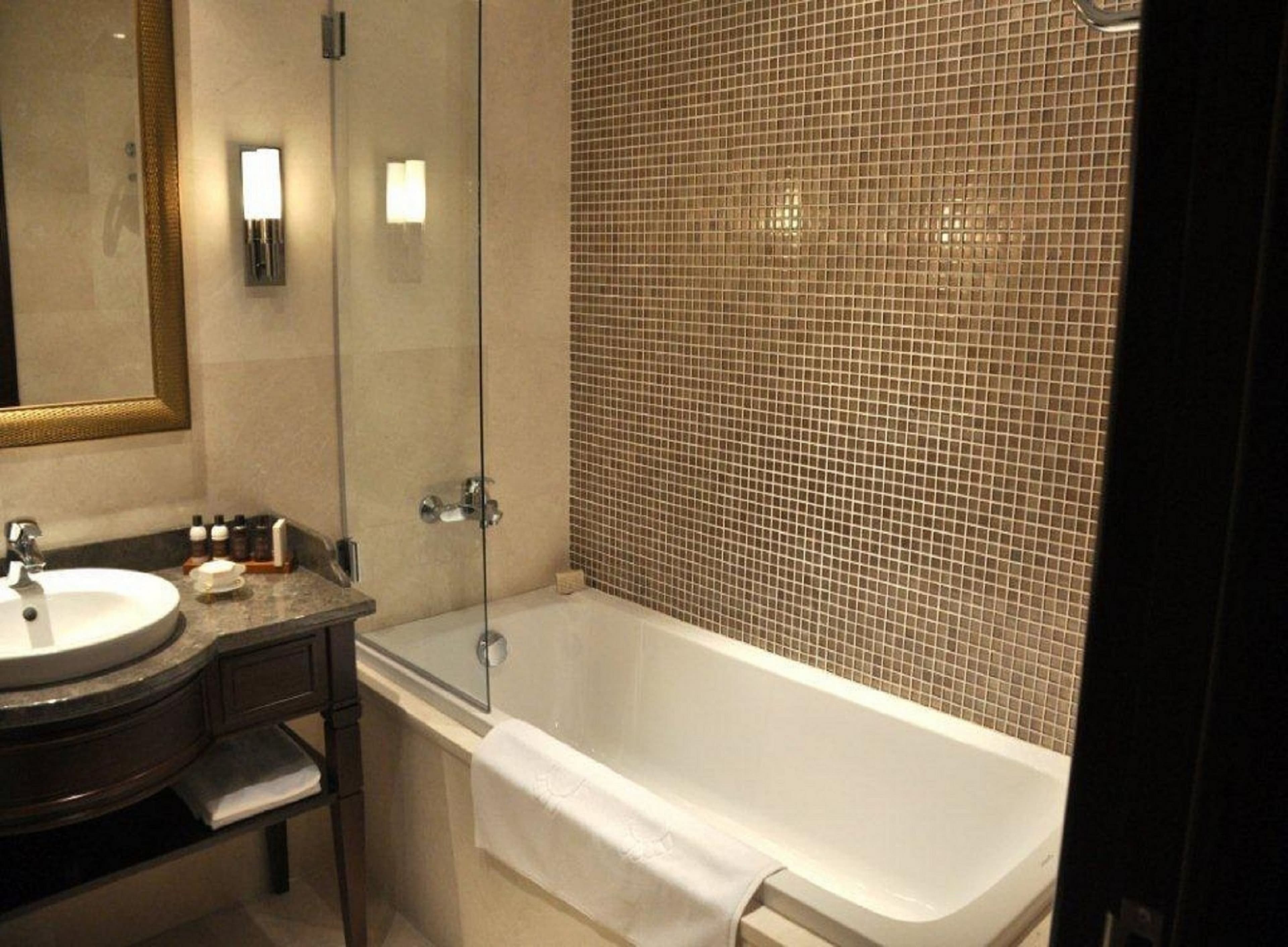 Crowne Plaza Istanbul - Asia - Image 4