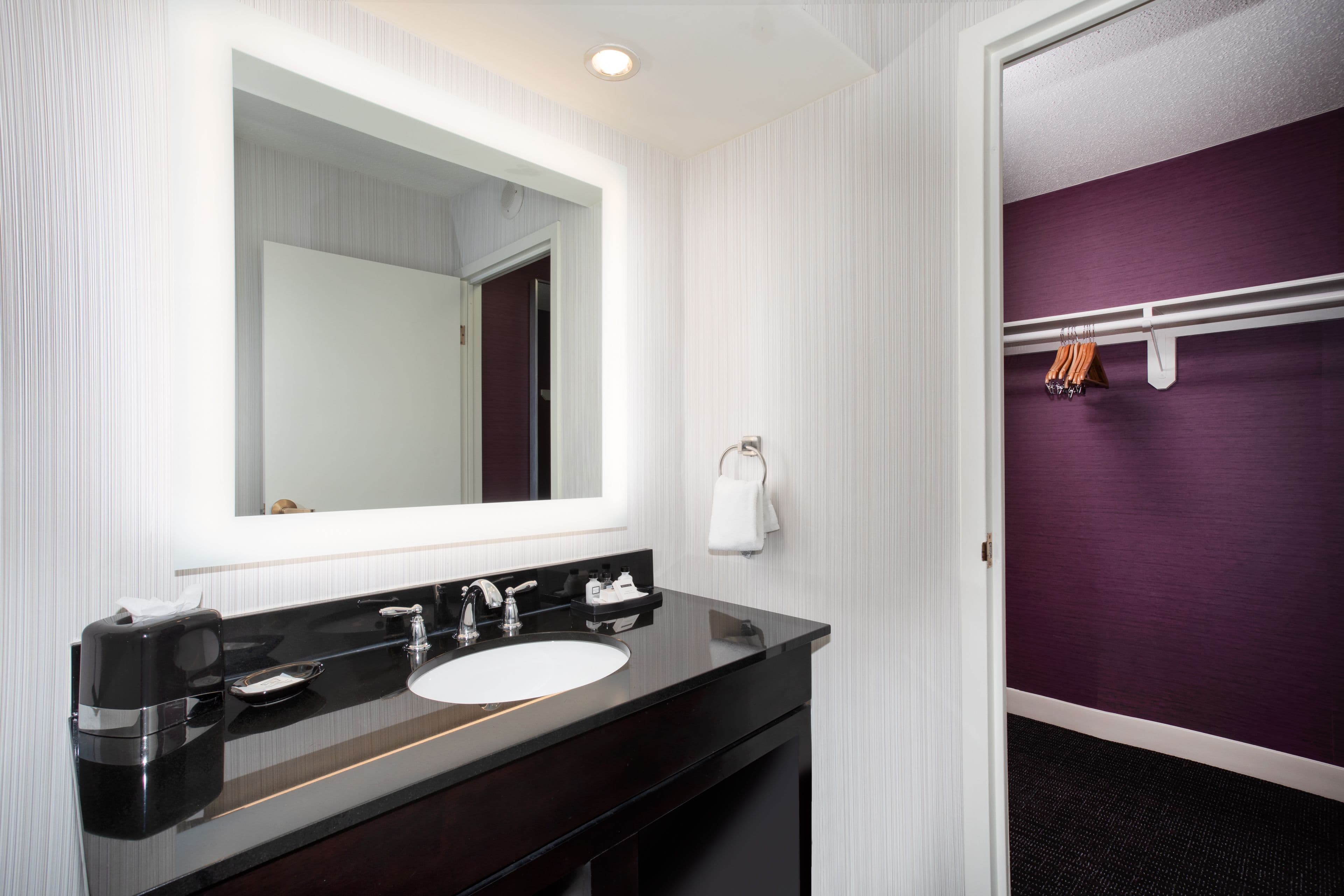 Crowne Plaza Kansas City Downtown — 18
