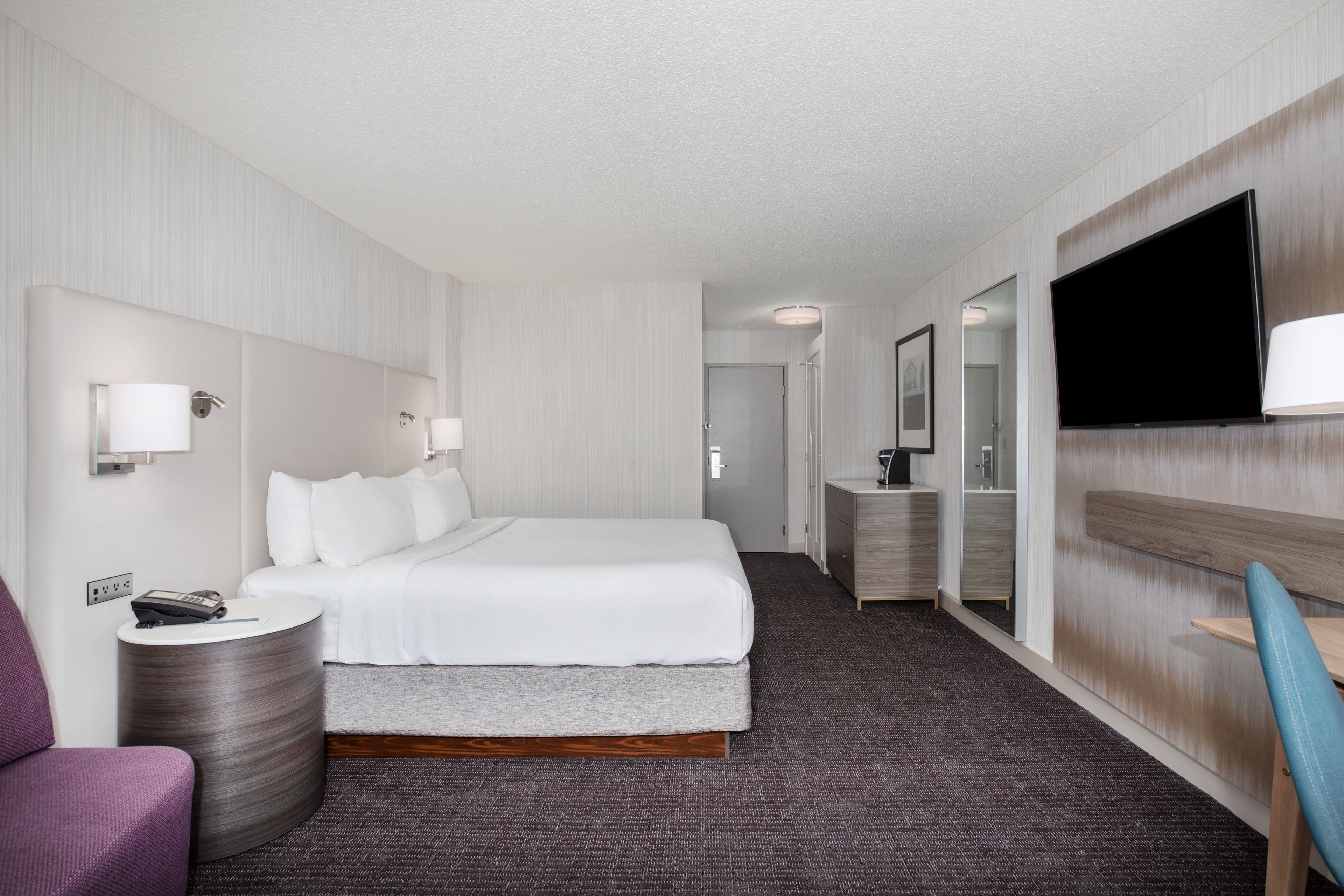 Crowne Plaza Kansas City Downtown - Image 2