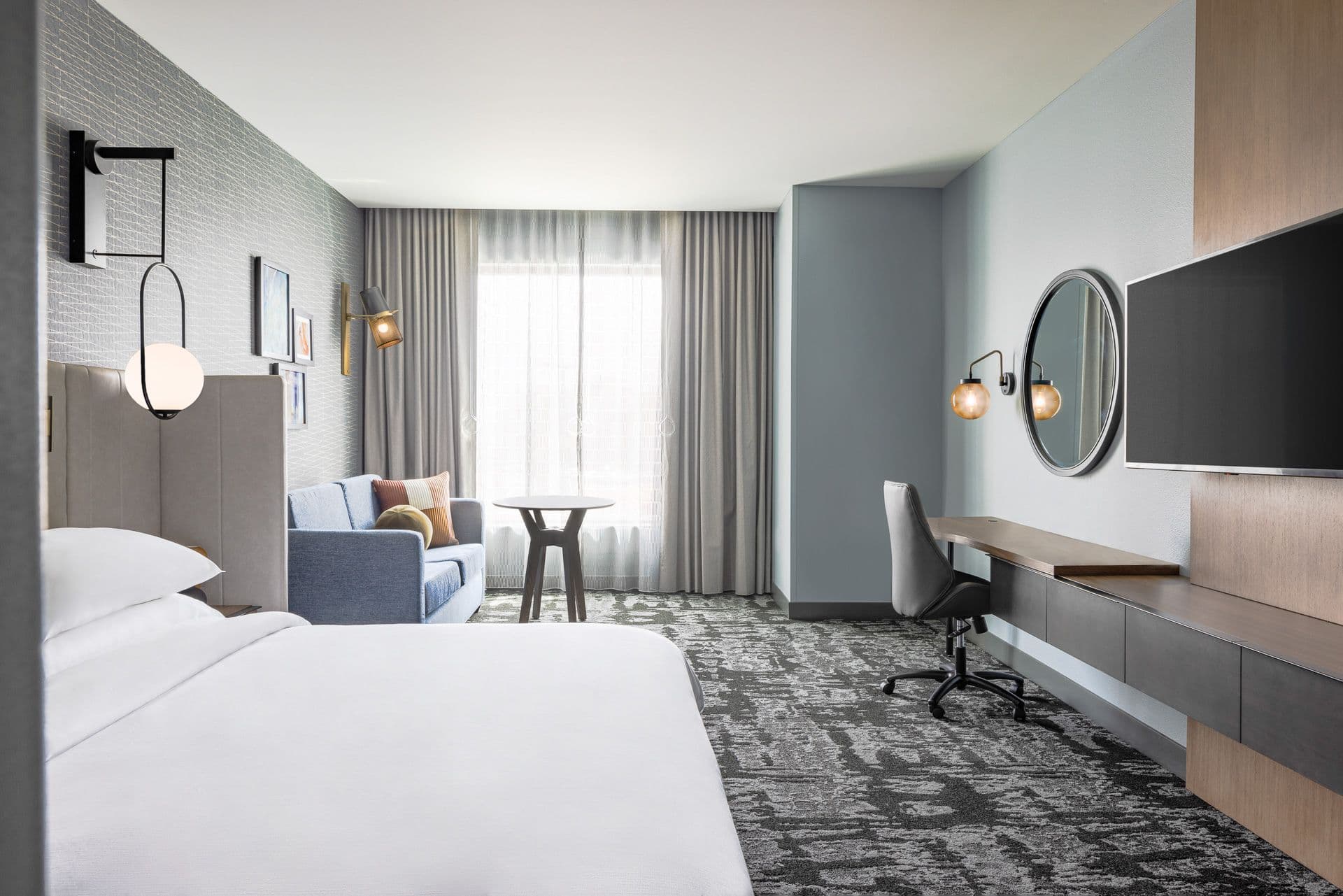 Crowne Plaza Kearney - Image 3