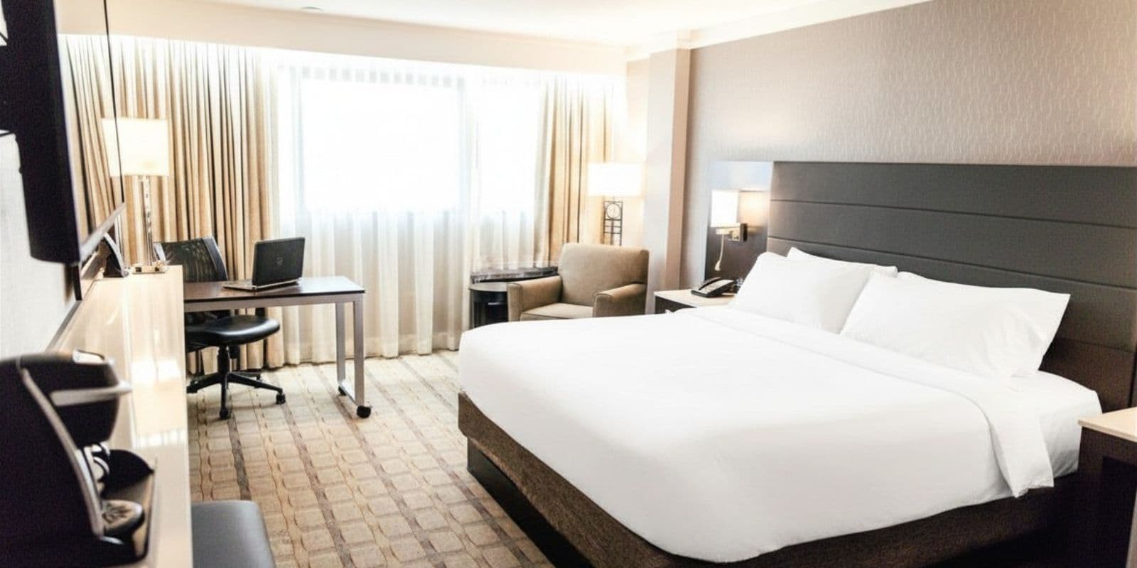 Crowne Plaza Knoxville Downtown University — 6