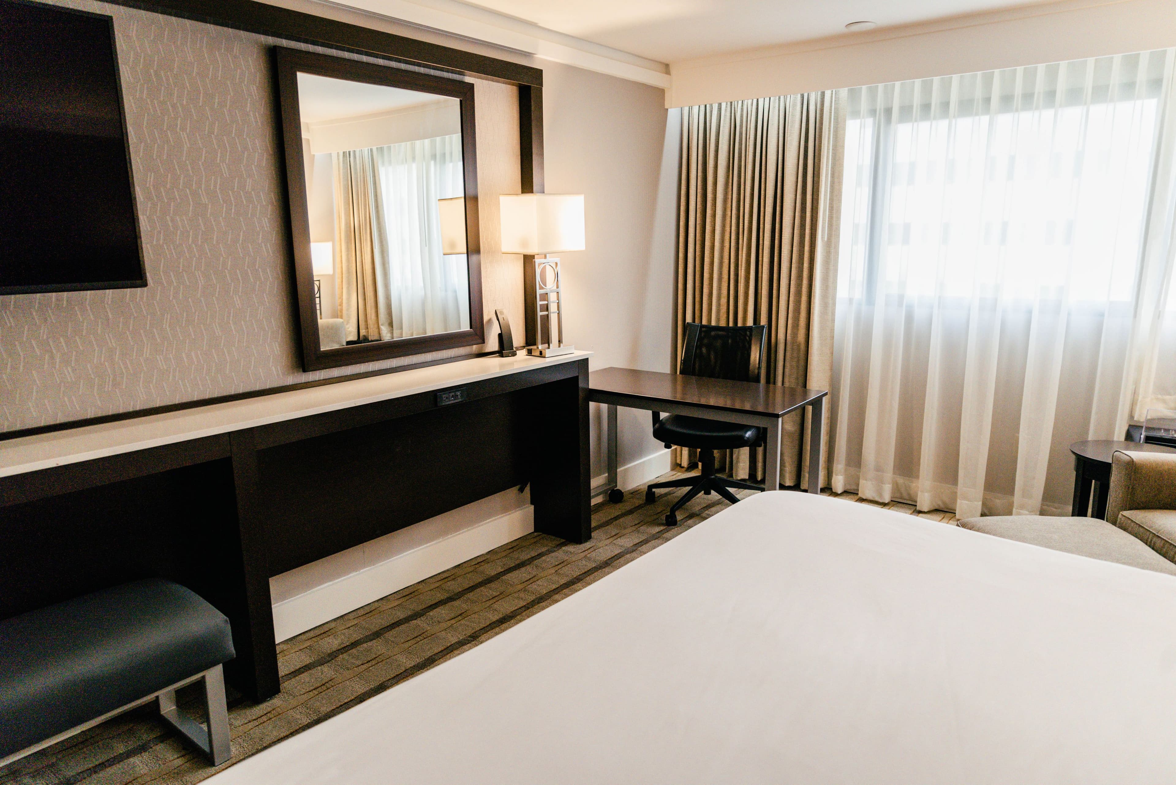 Crowne Plaza Knoxville Downtown University — 10