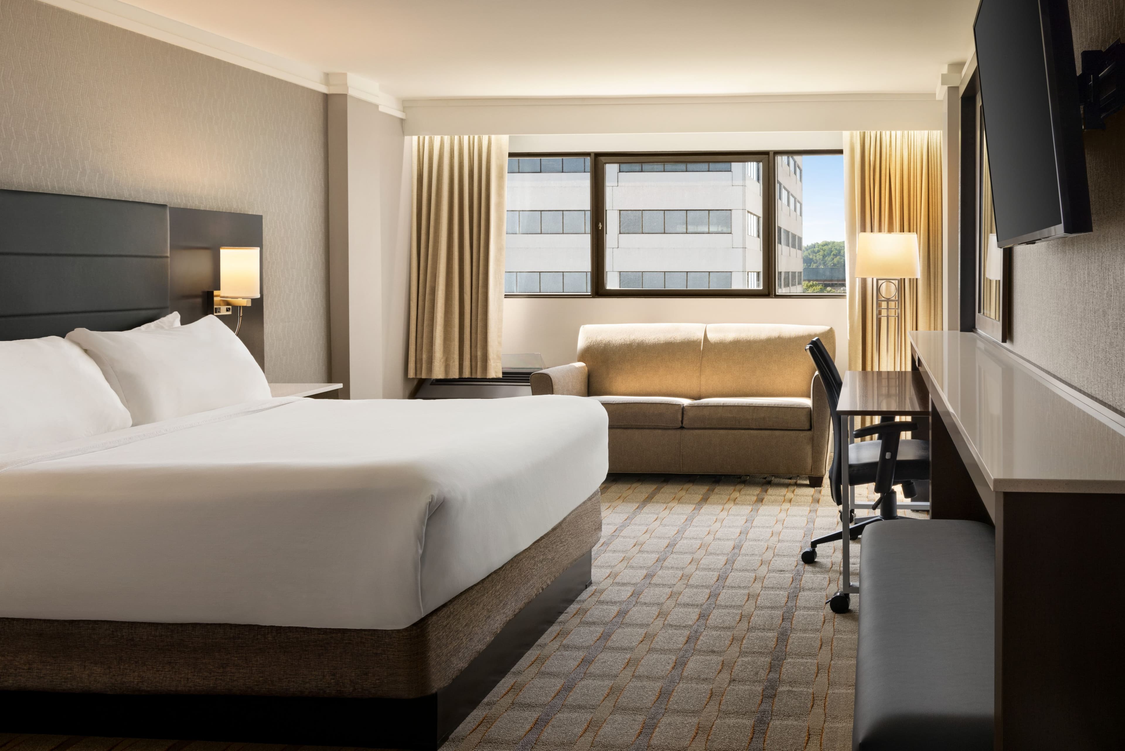 Crowne Plaza Knoxville Downtown University — 16