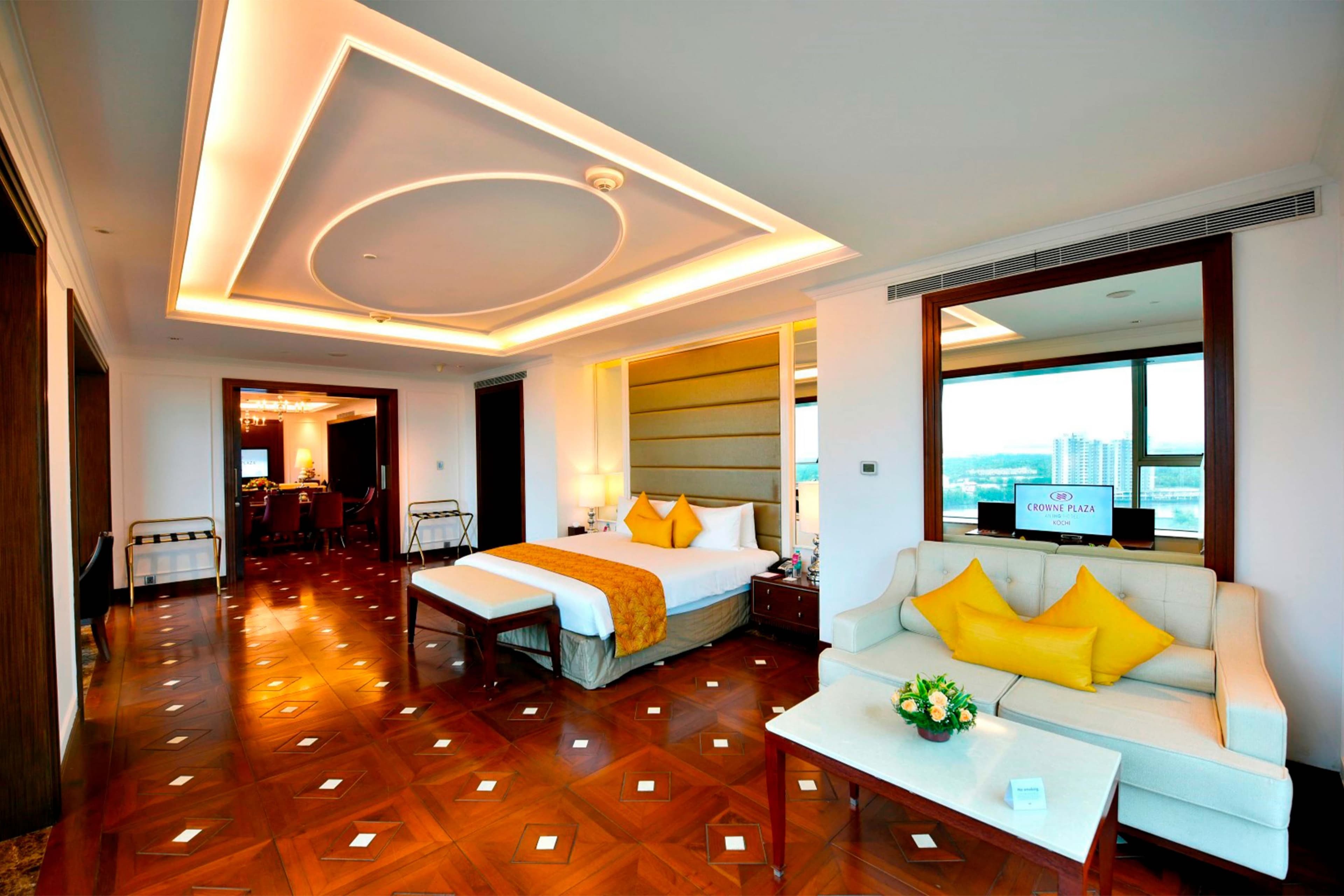Crowne Plaza Kochi — 30