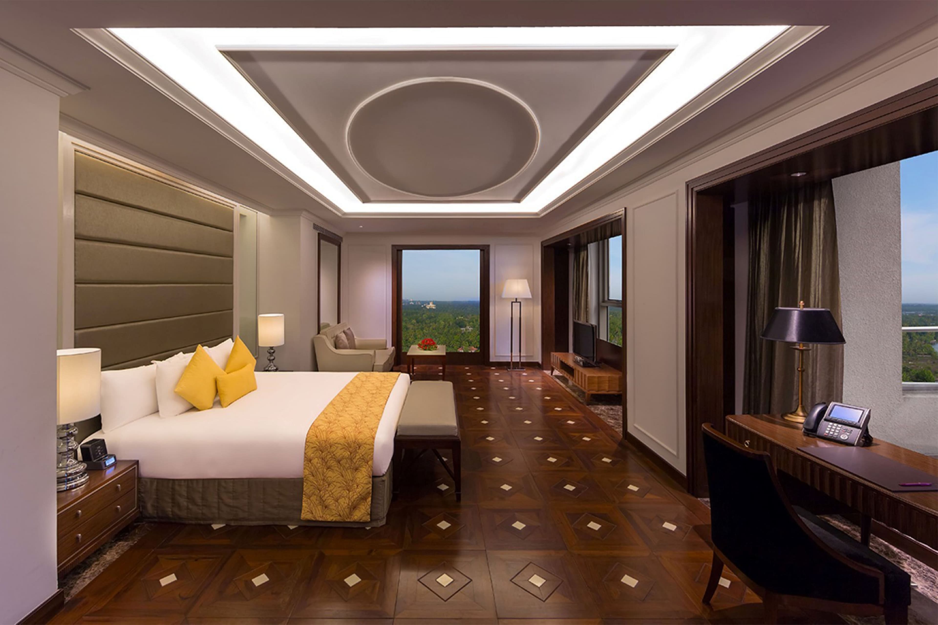 Crowne Plaza Kochi — 27
