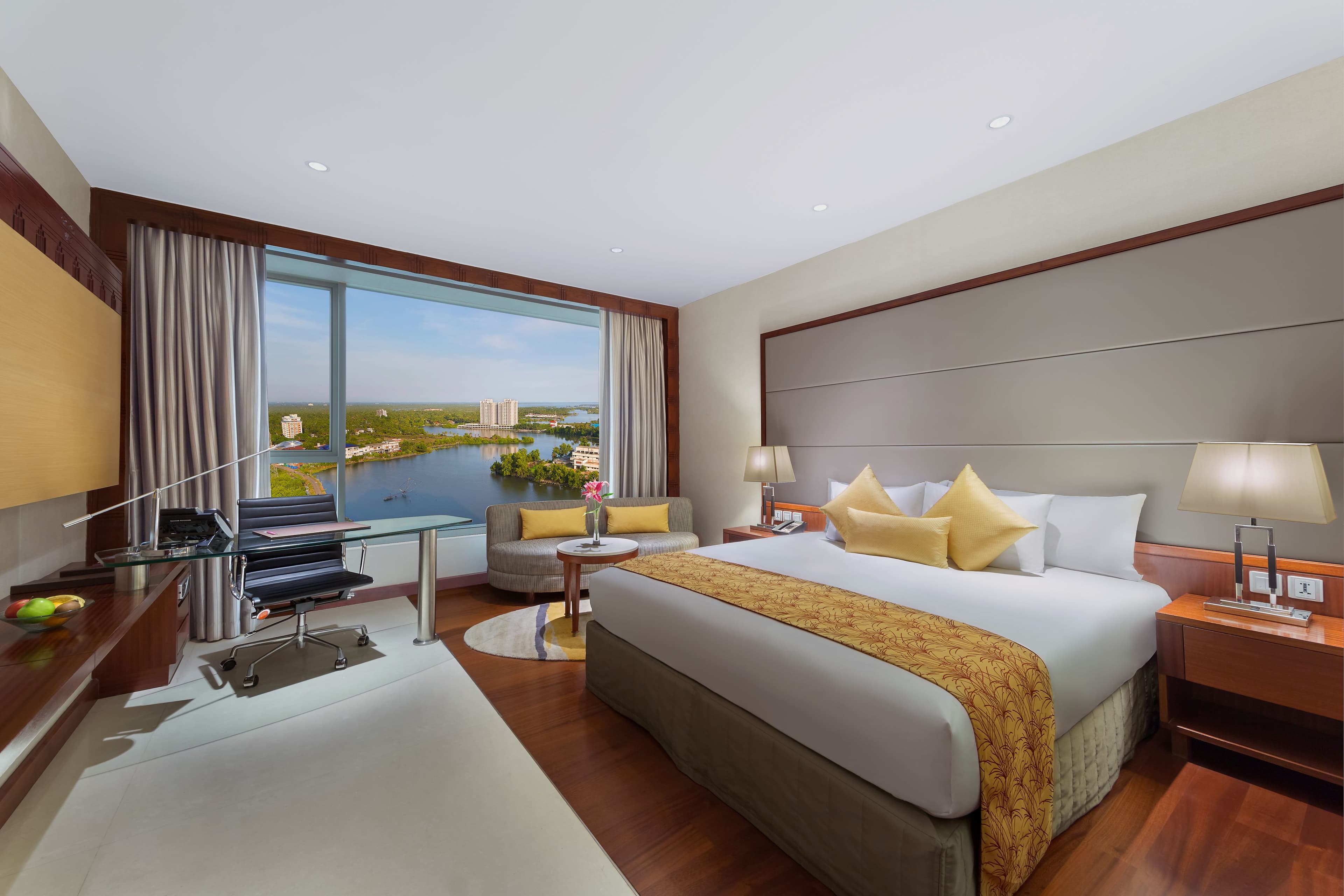 Crowne Plaza Kochi — 12