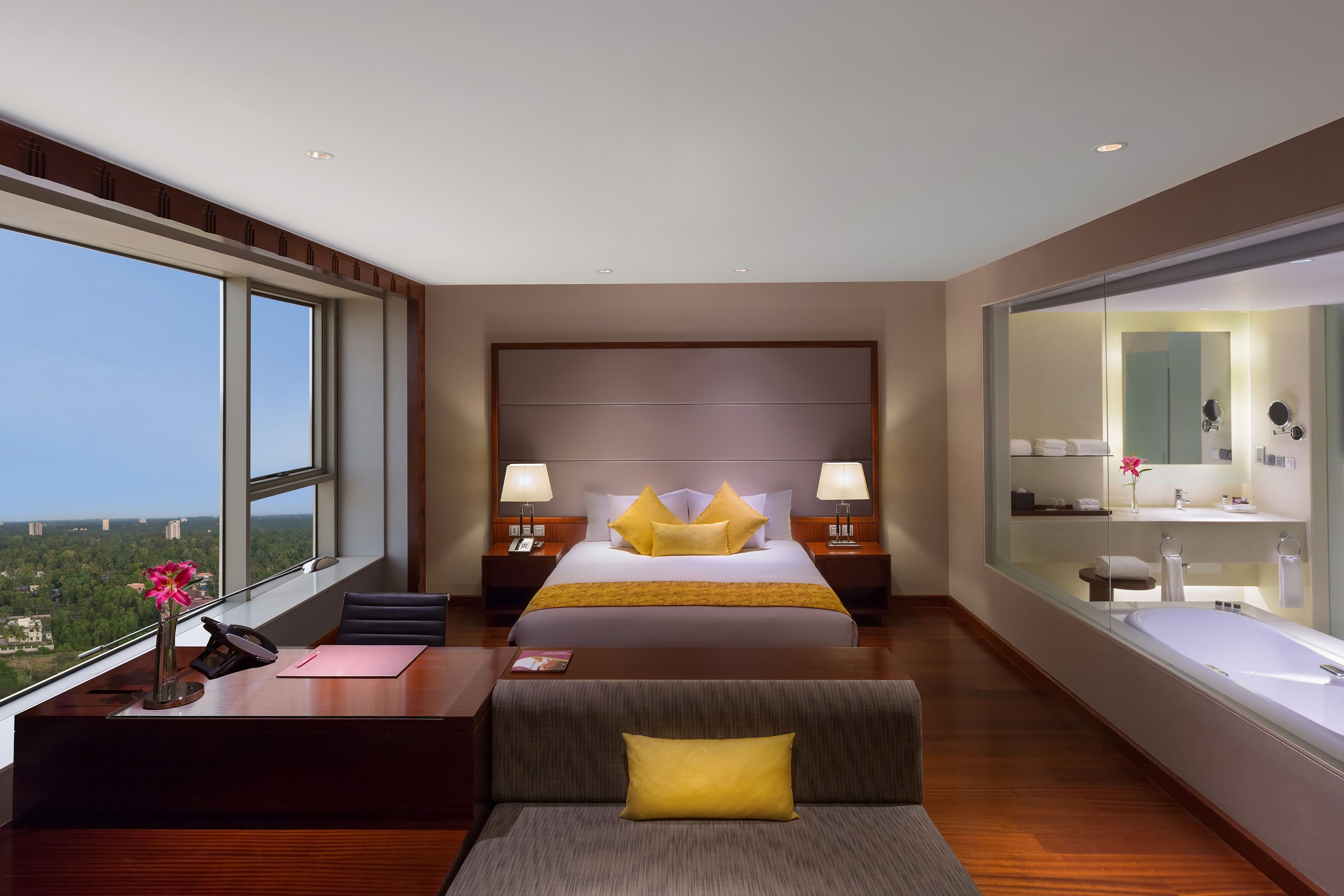 Crowne Plaza Kochi - Image 3