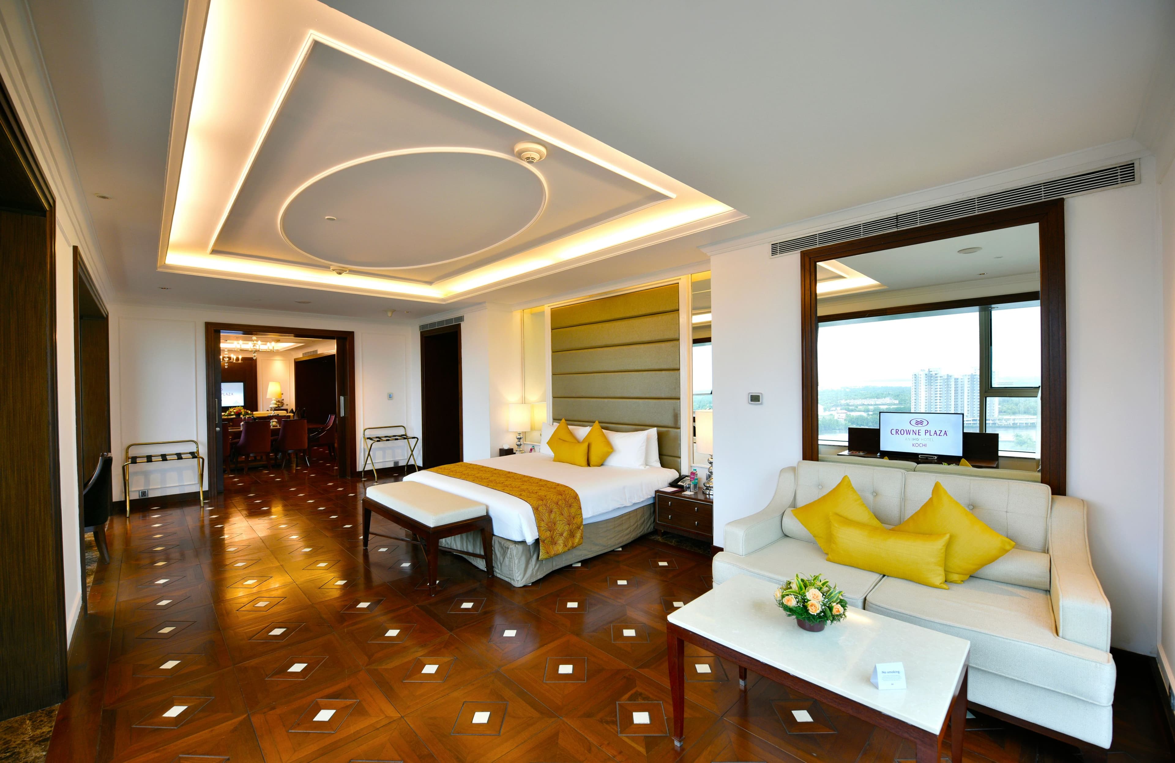 Crowne Plaza Kochi — 28
