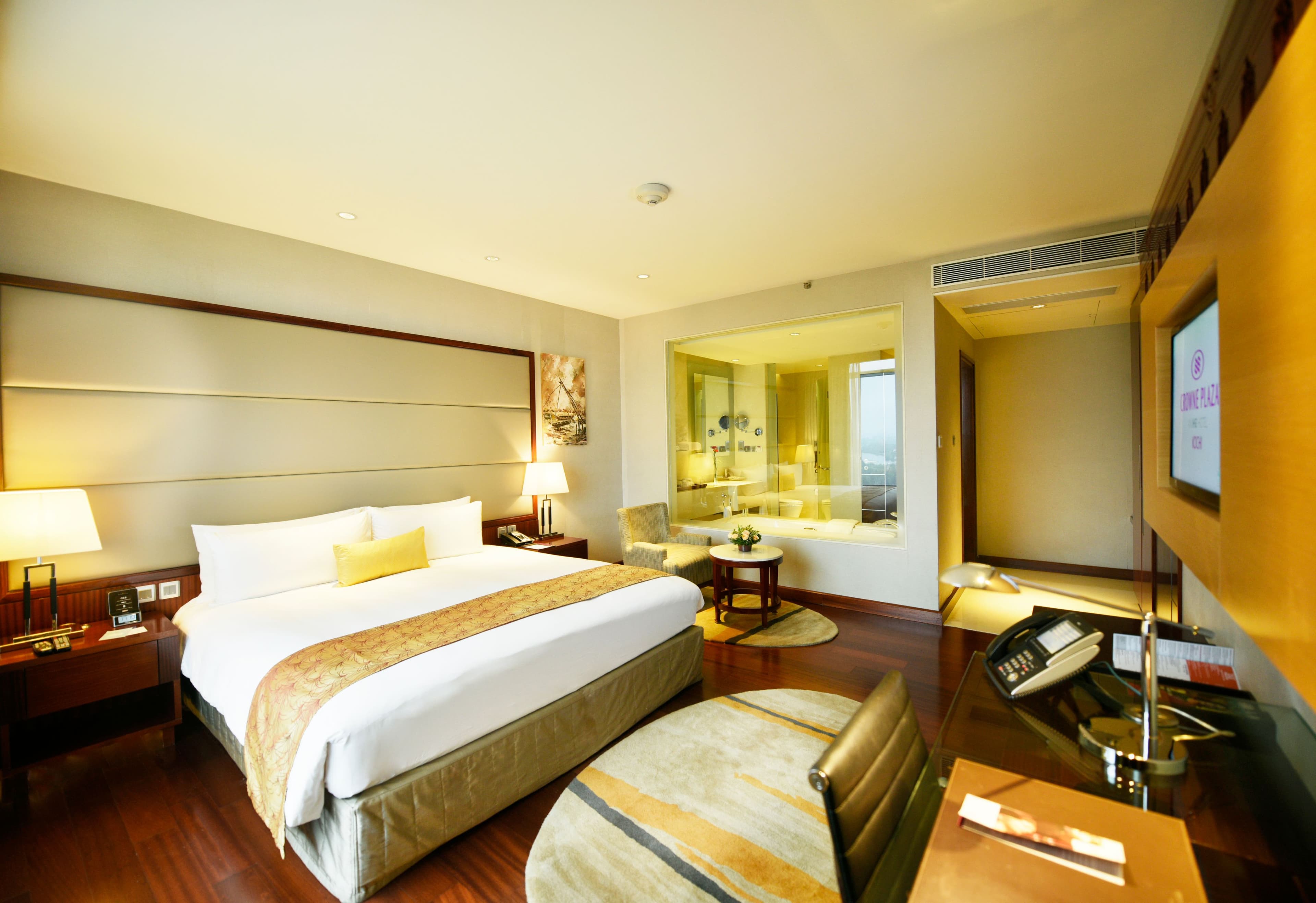 Crowne Plaza Kochi — 8