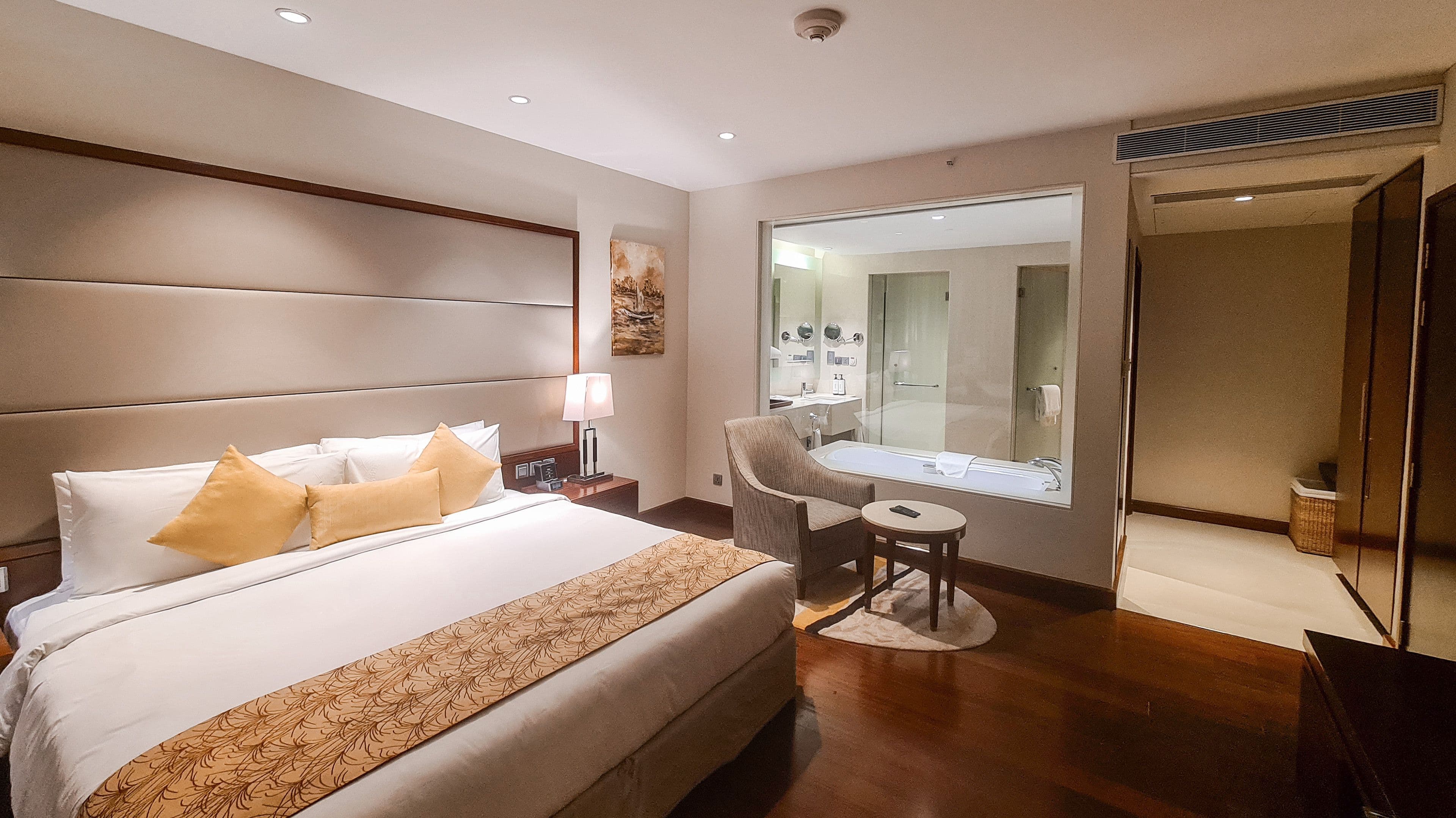 Crowne Plaza Kochi — 25