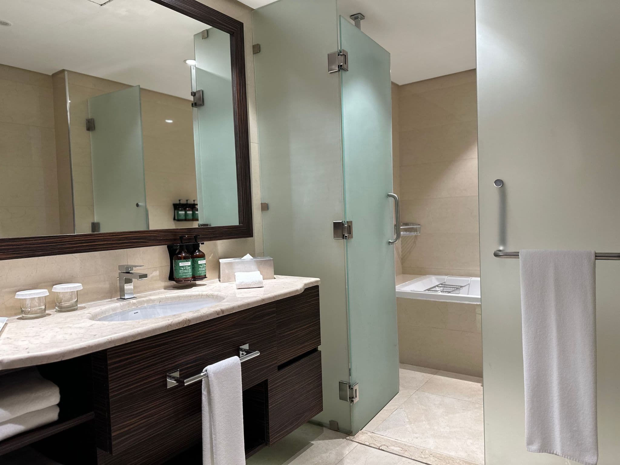 Crowne Plaza Kuwait Al Thuraya City - Image 3