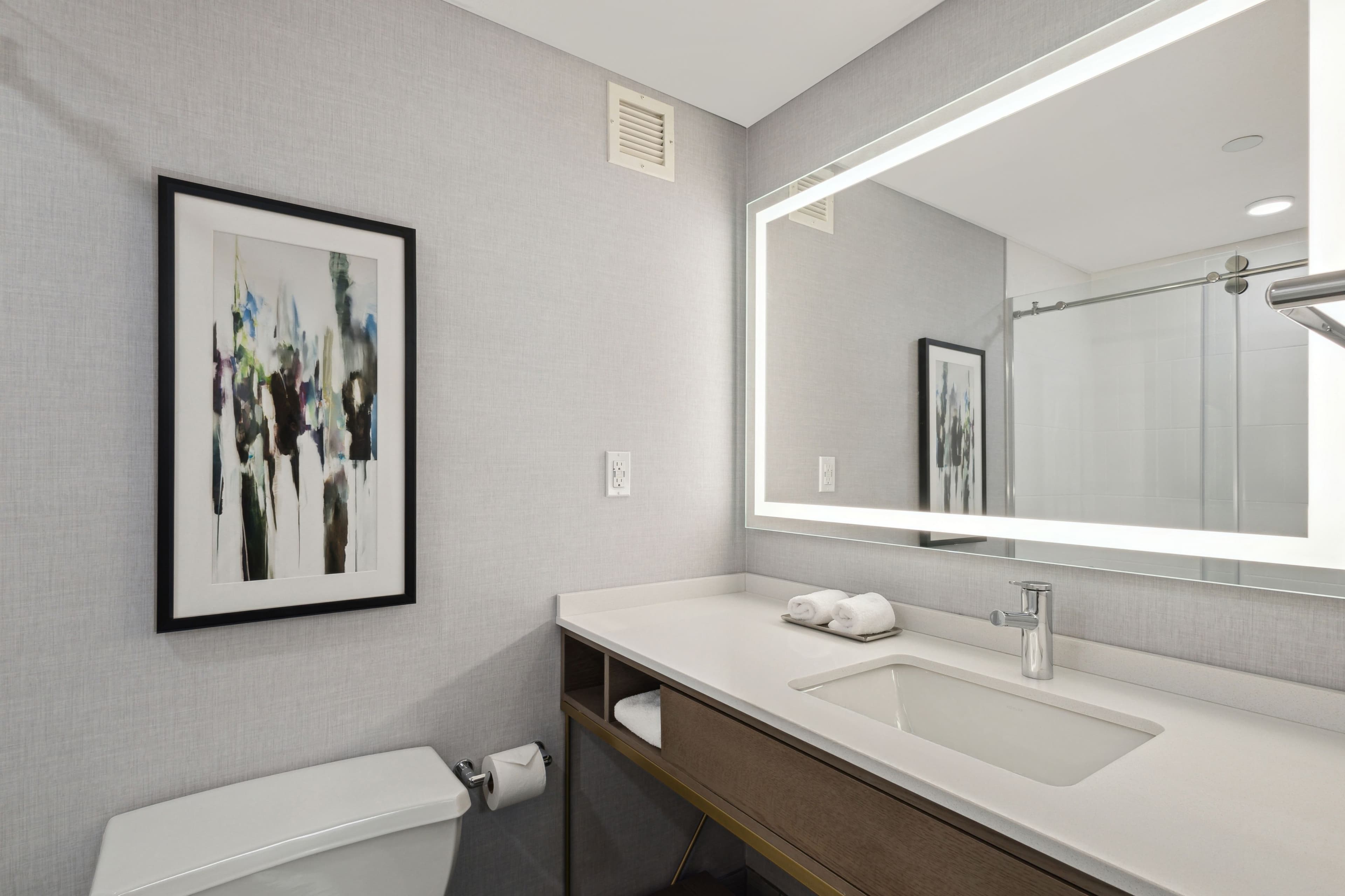 Crowne Plaza Lansing — 5