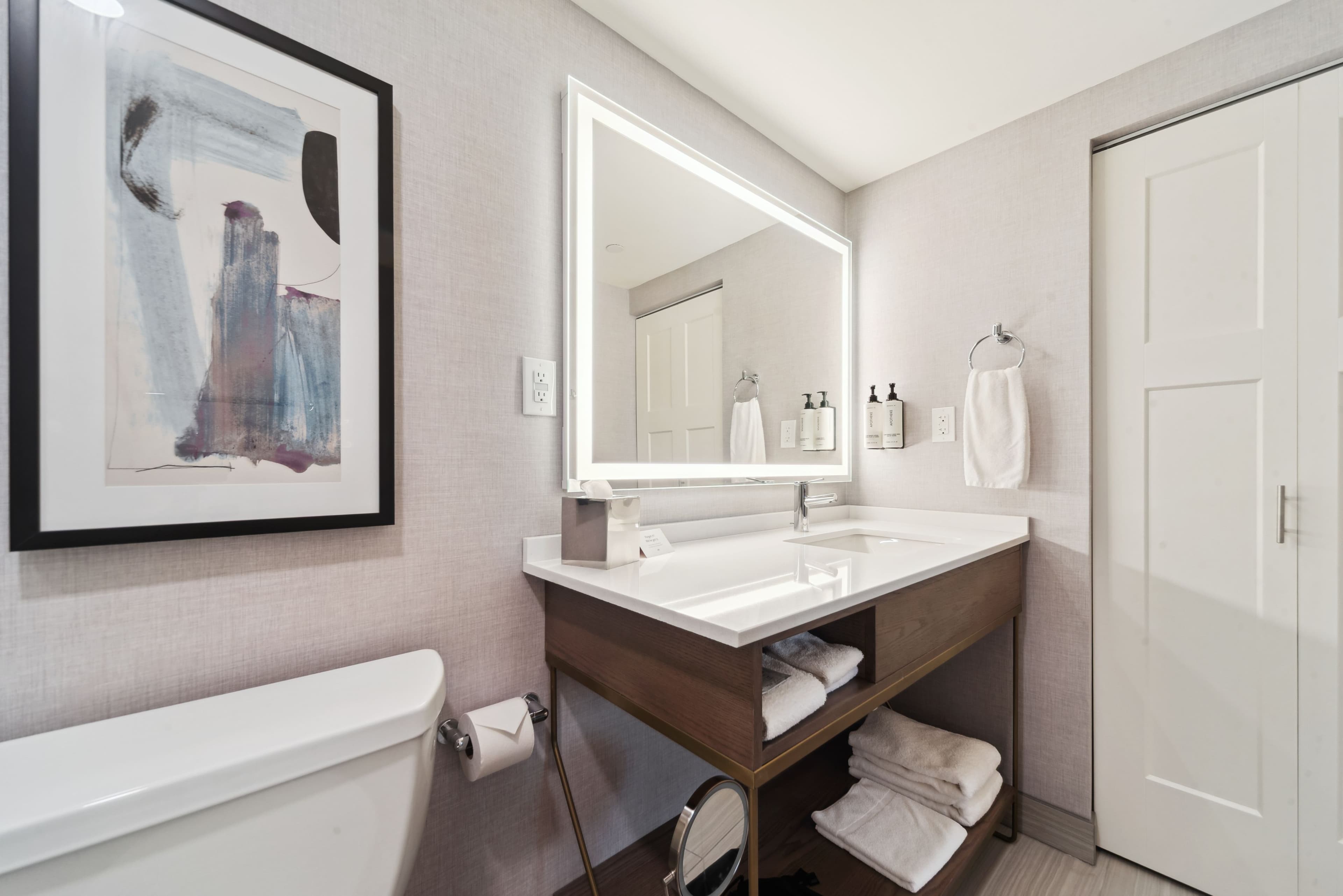 Crowne Plaza Lansing — 7