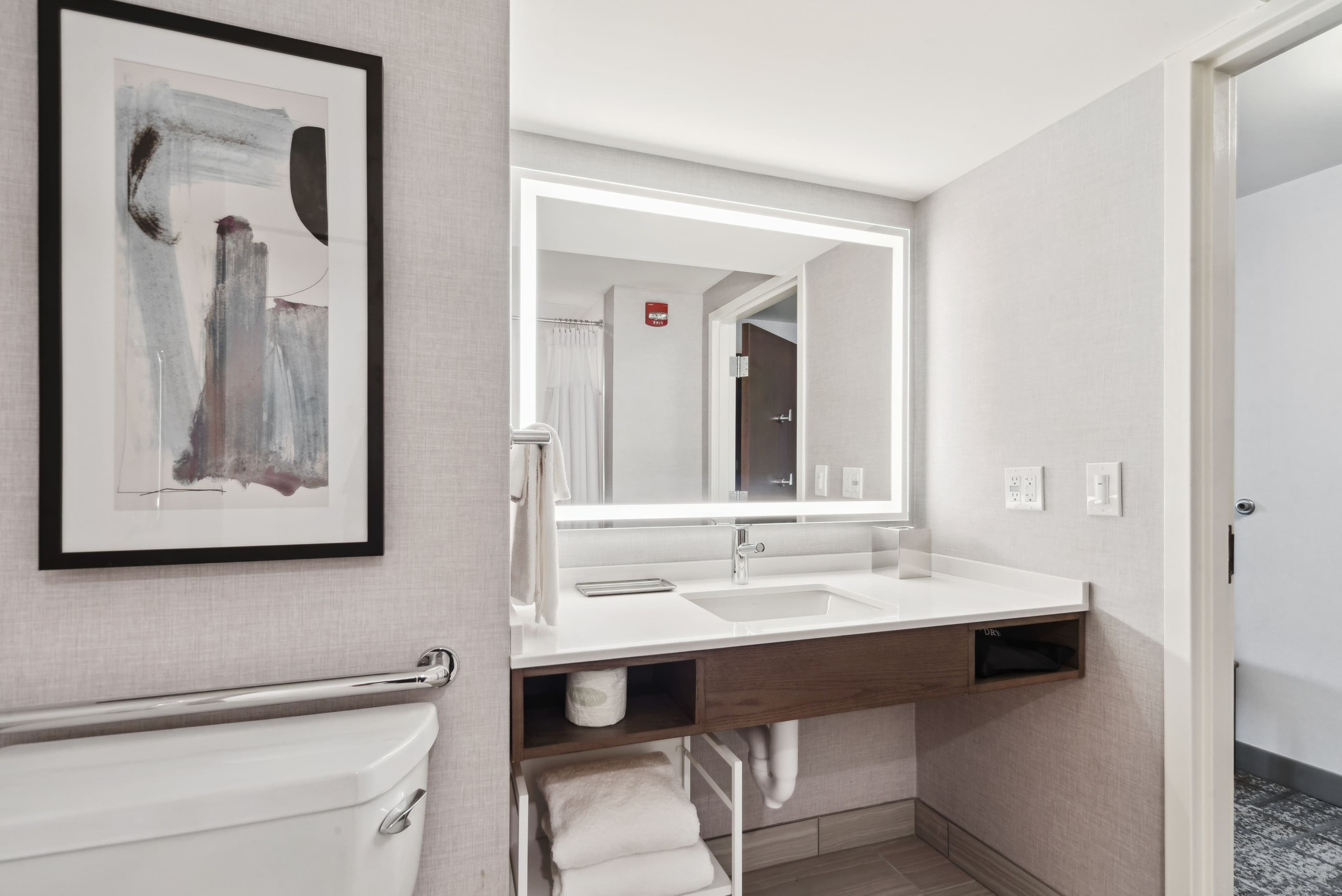Crowne Plaza Lansing — 23