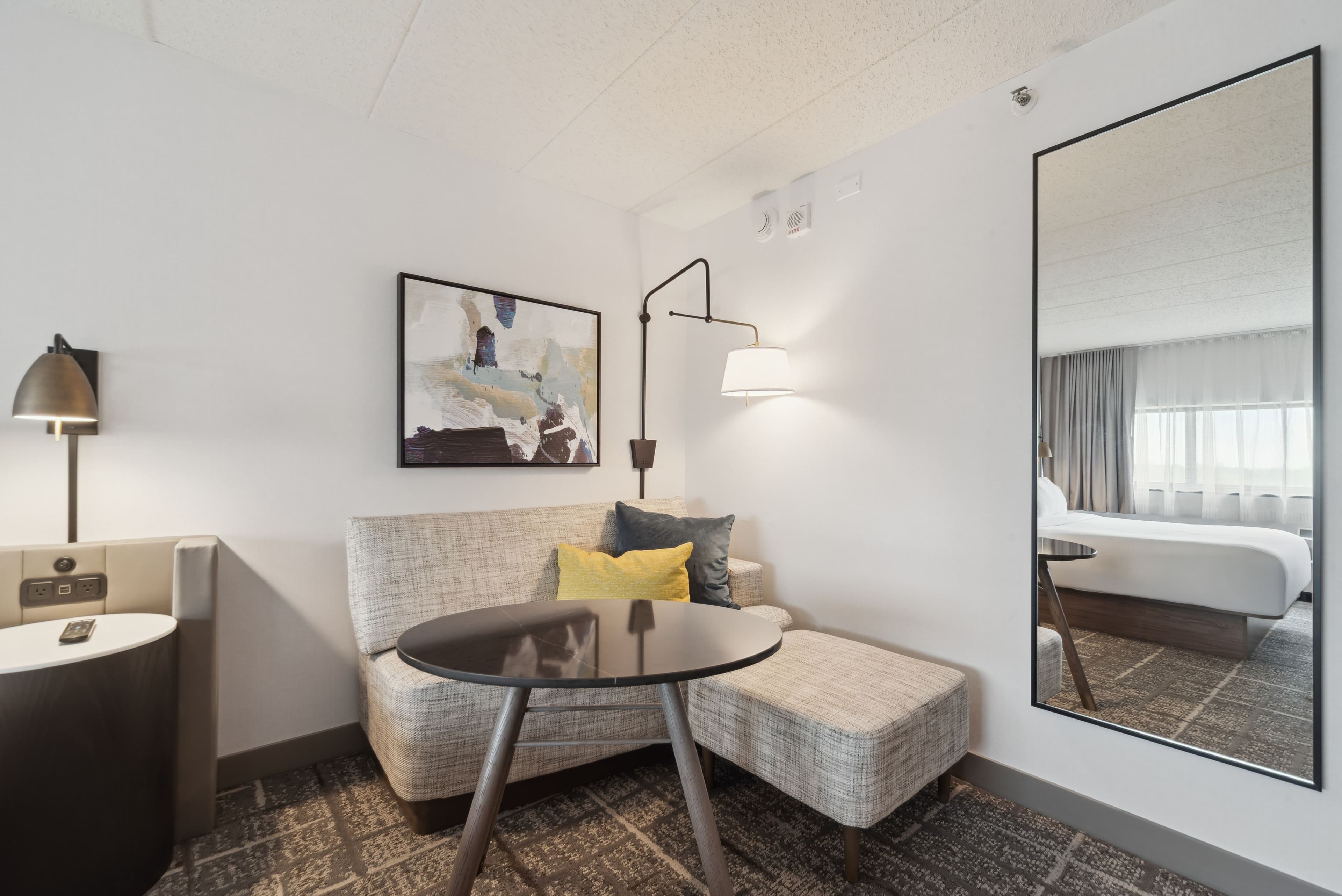 Crowne Plaza Lansing — 11