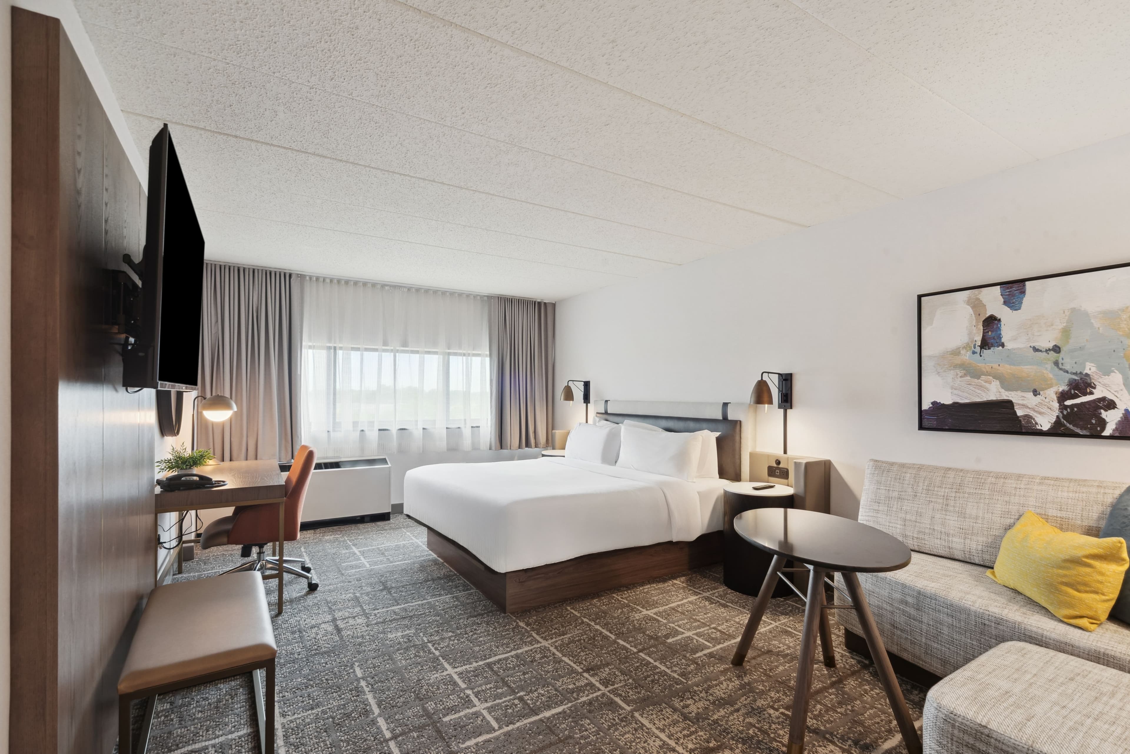 Crowne Plaza Lansing — 4