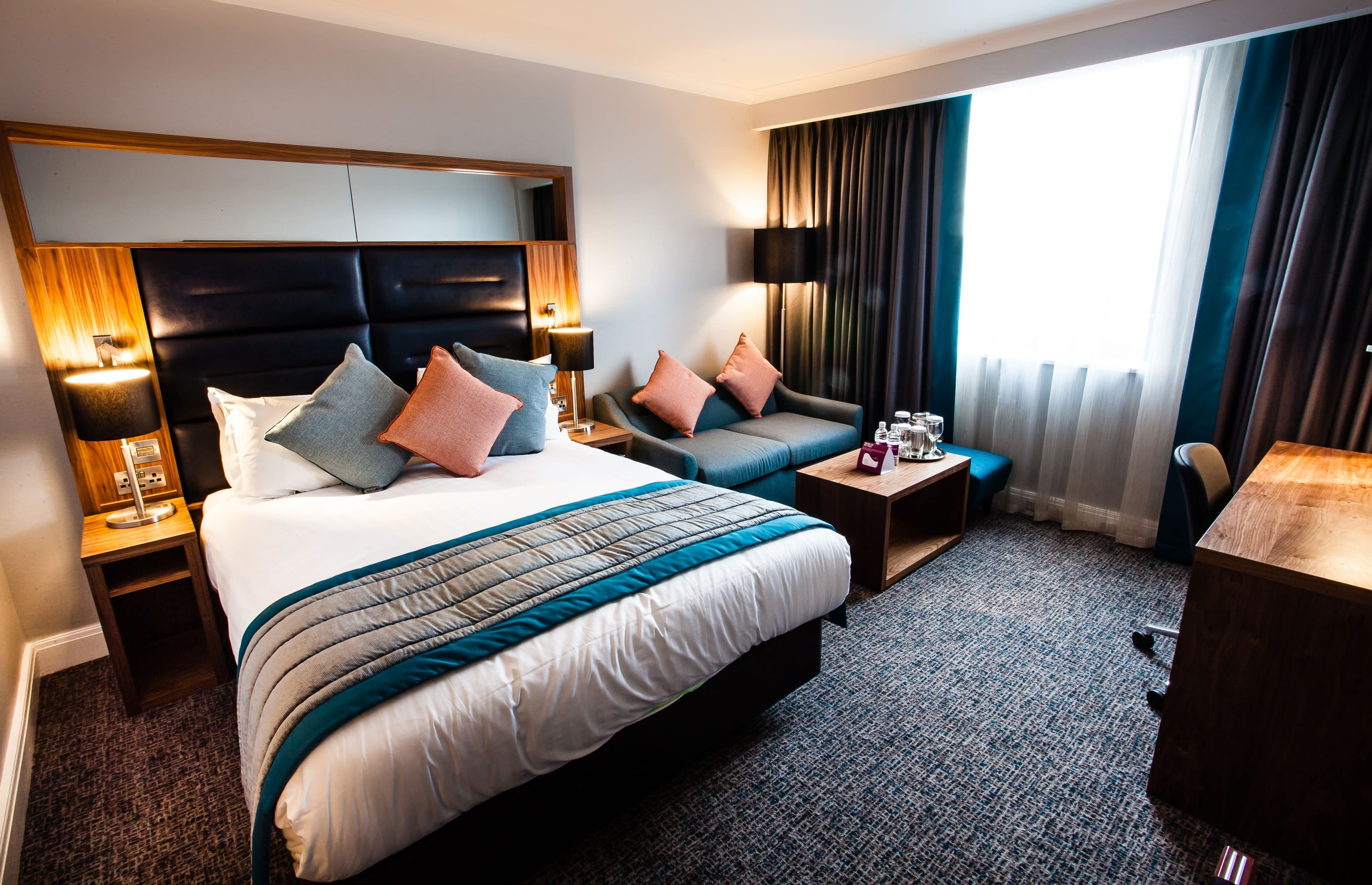 Crowne Plaza Leeds - Image 2