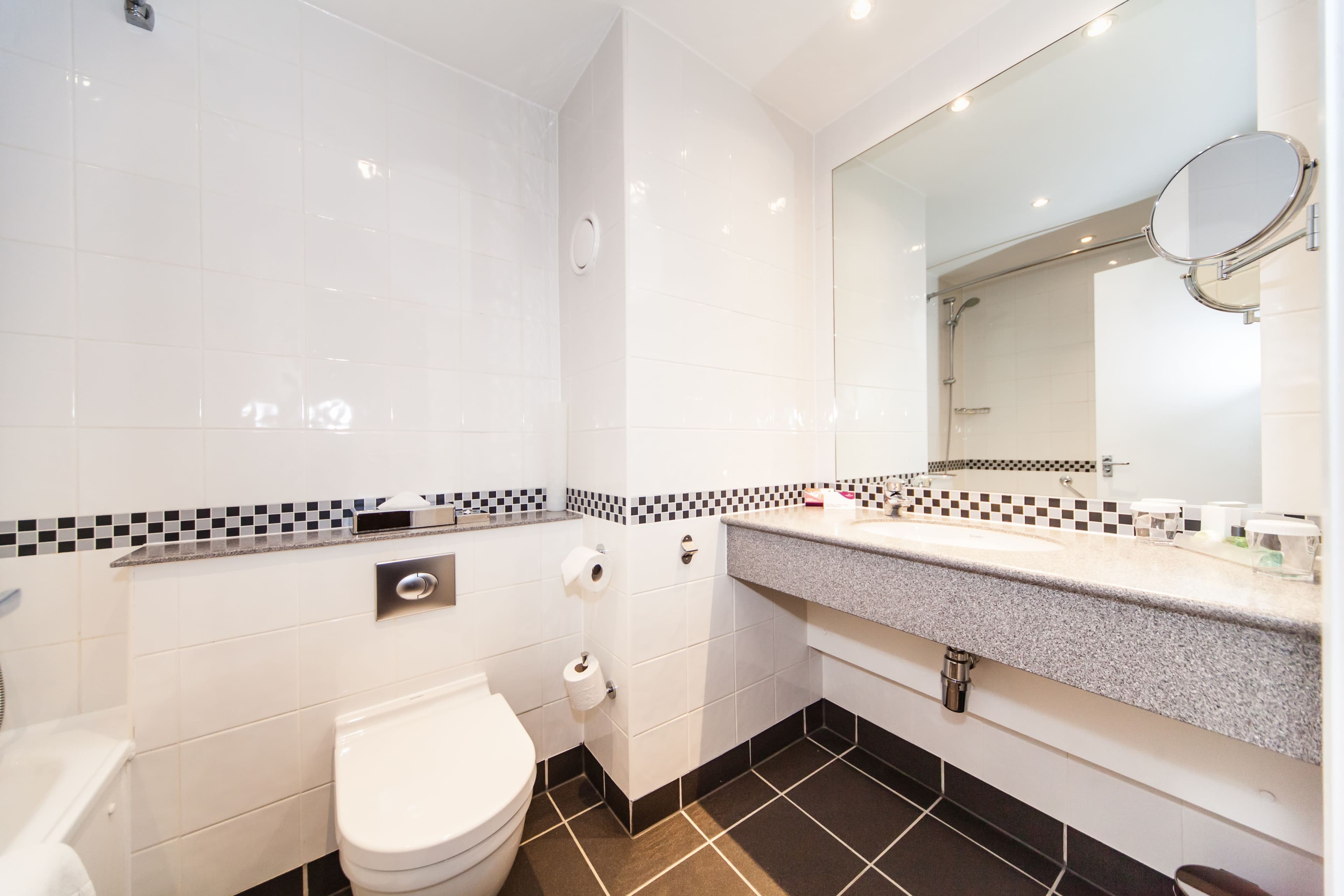 Crowne Plaza Leeds - Image 4