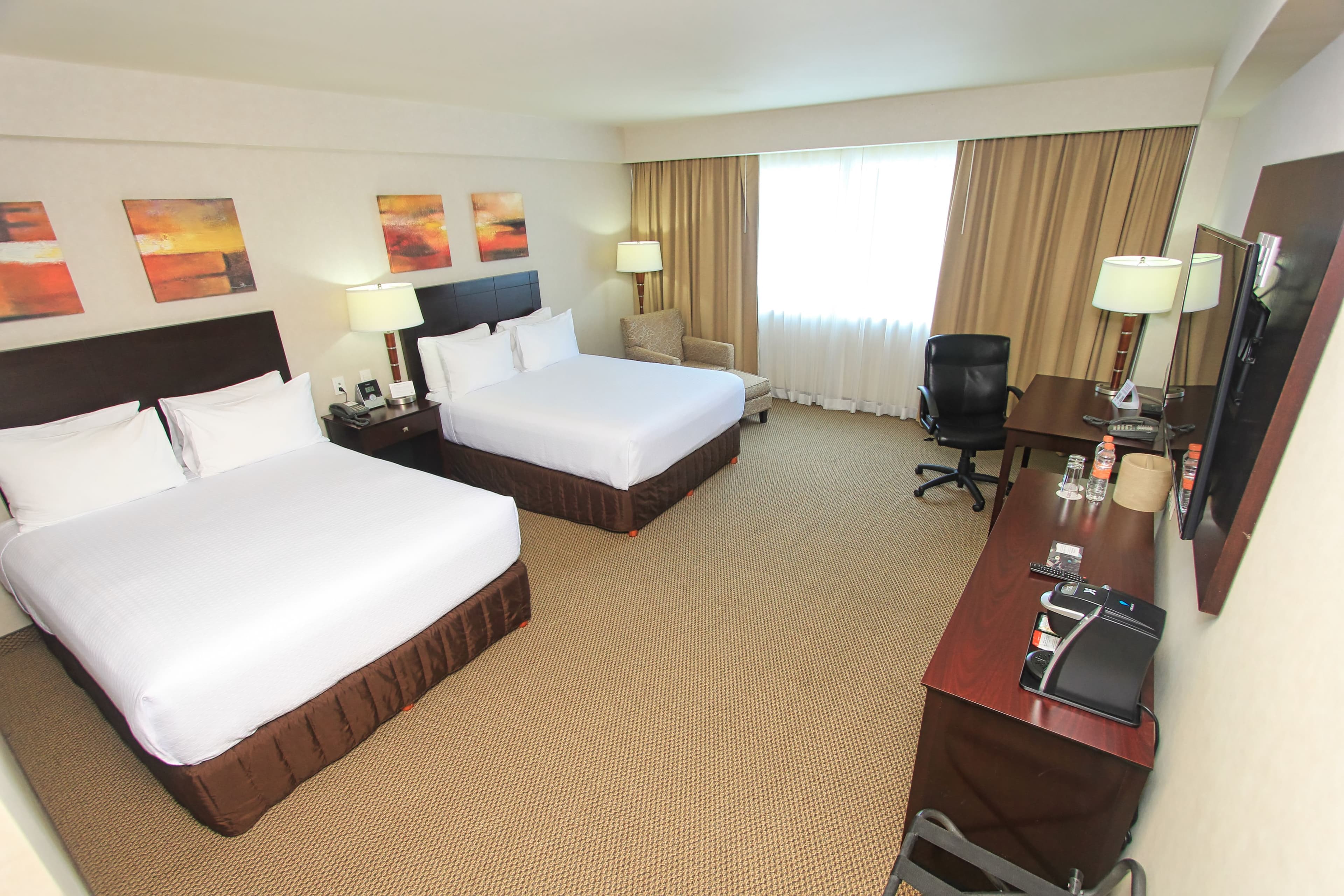 Crowne Plaza Leon - Image 2