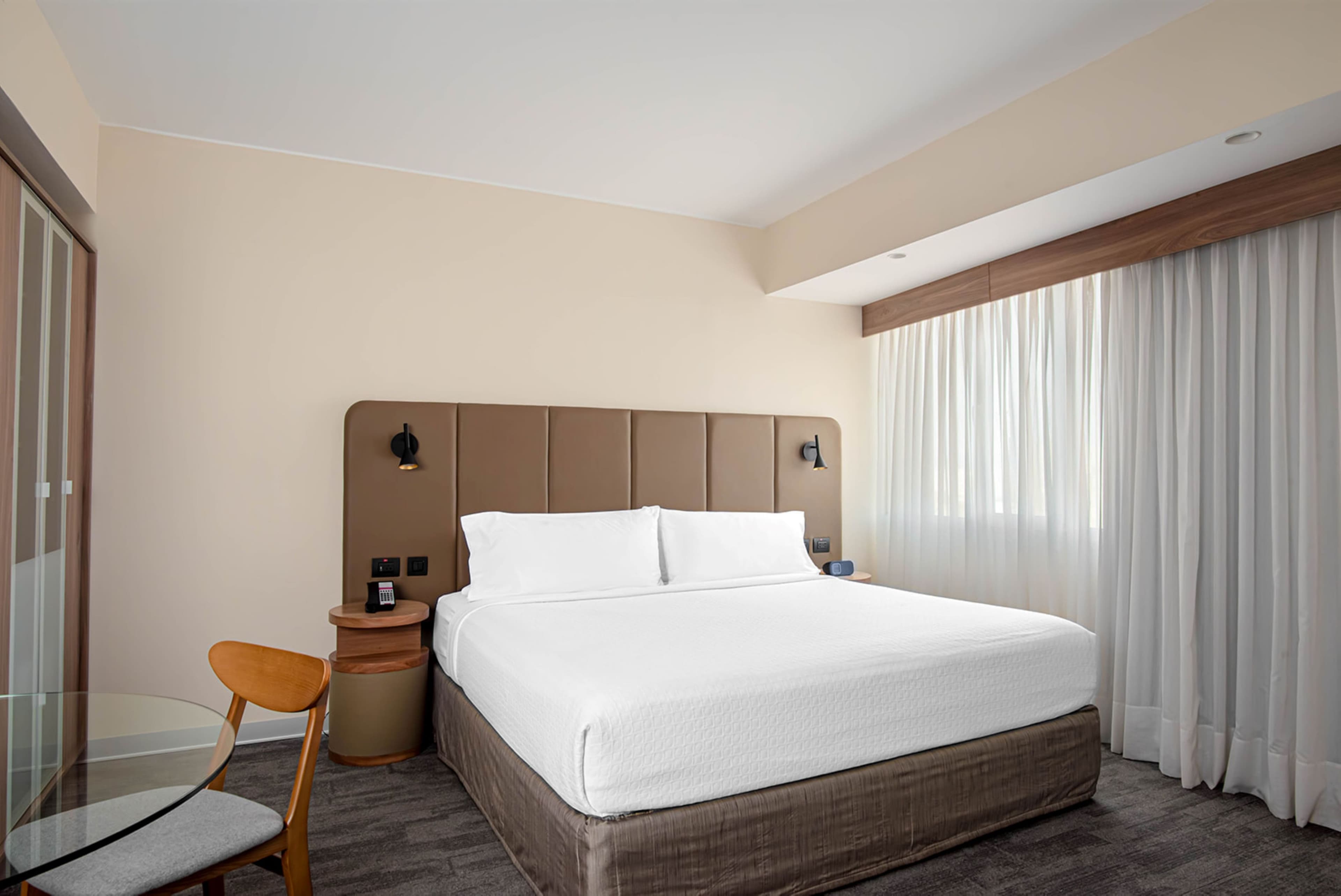 Crowne Plaza Lima — 12