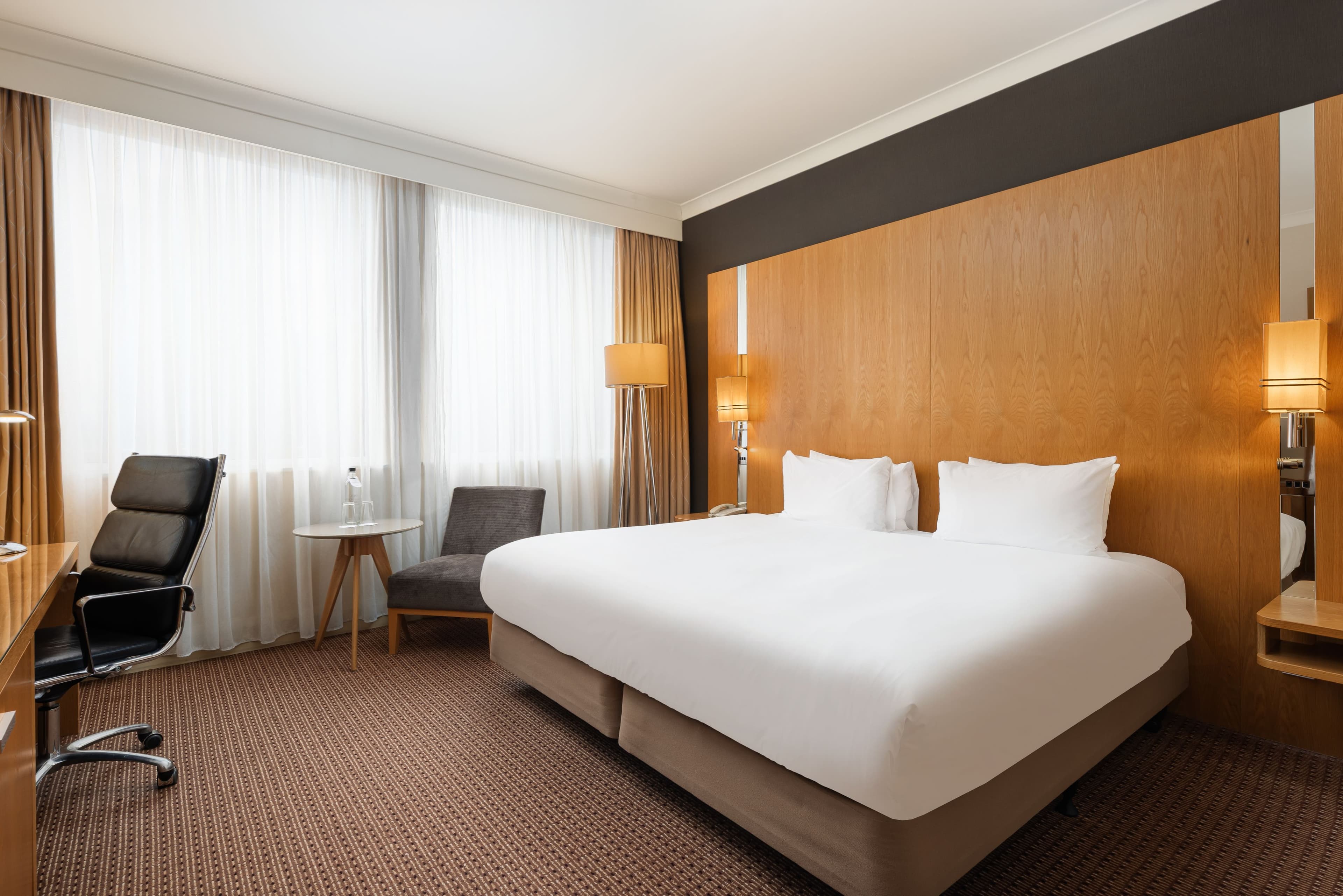 Crowne Plaza London - Ealing - Image 3