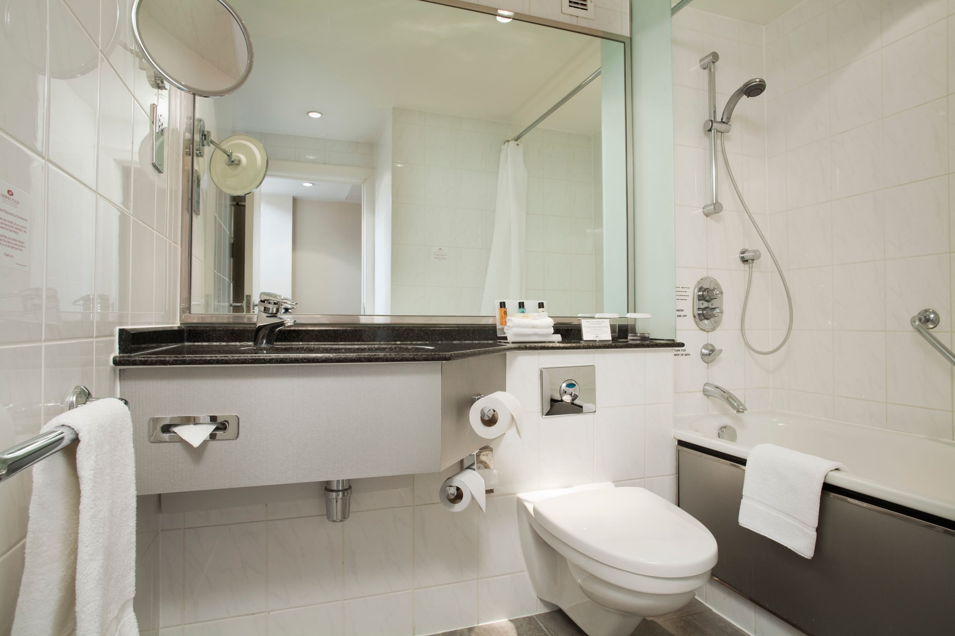 Crowne Plaza London - Heathrow - Image 4