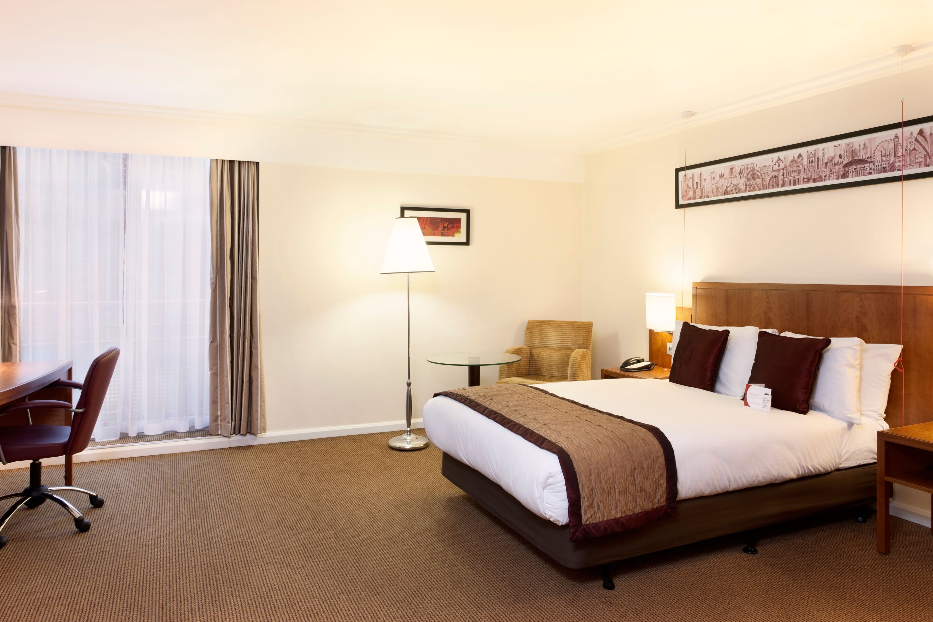 Crowne Plaza London - Heathrow - Image 2