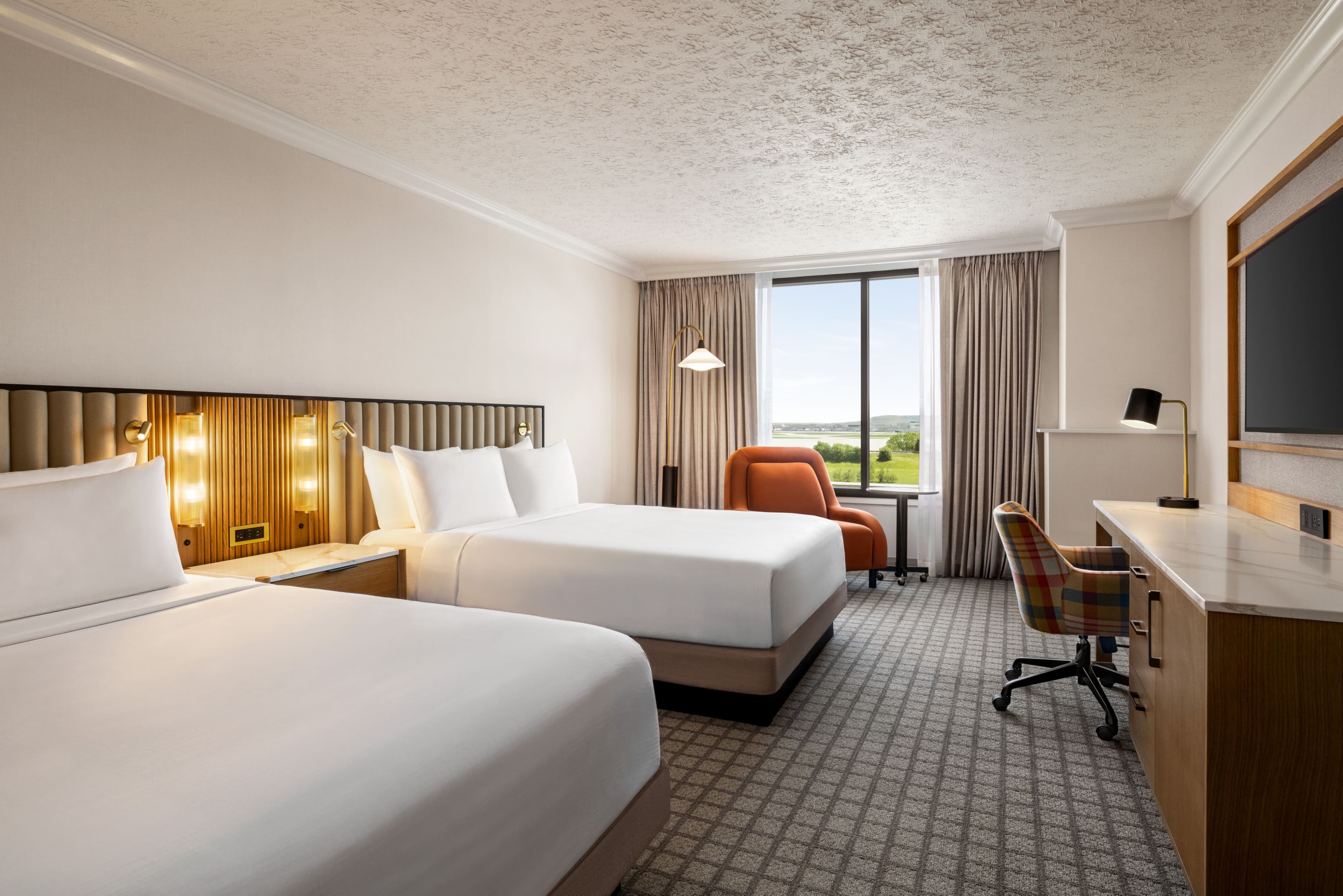 Crowne Plaza Louisville Airport Expo Ctr — 76
