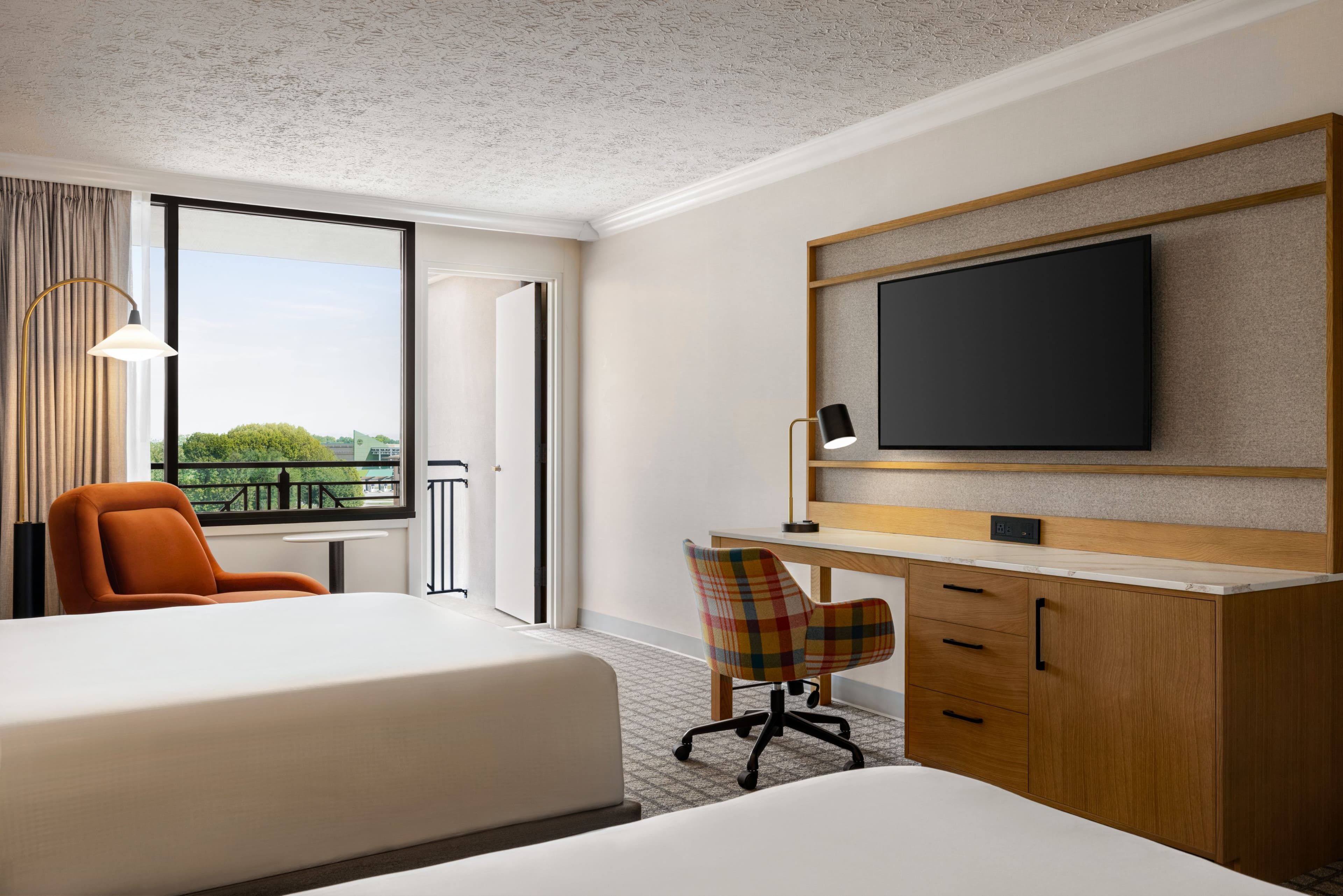Crowne Plaza Louisville Airport Expo Ctr — 57