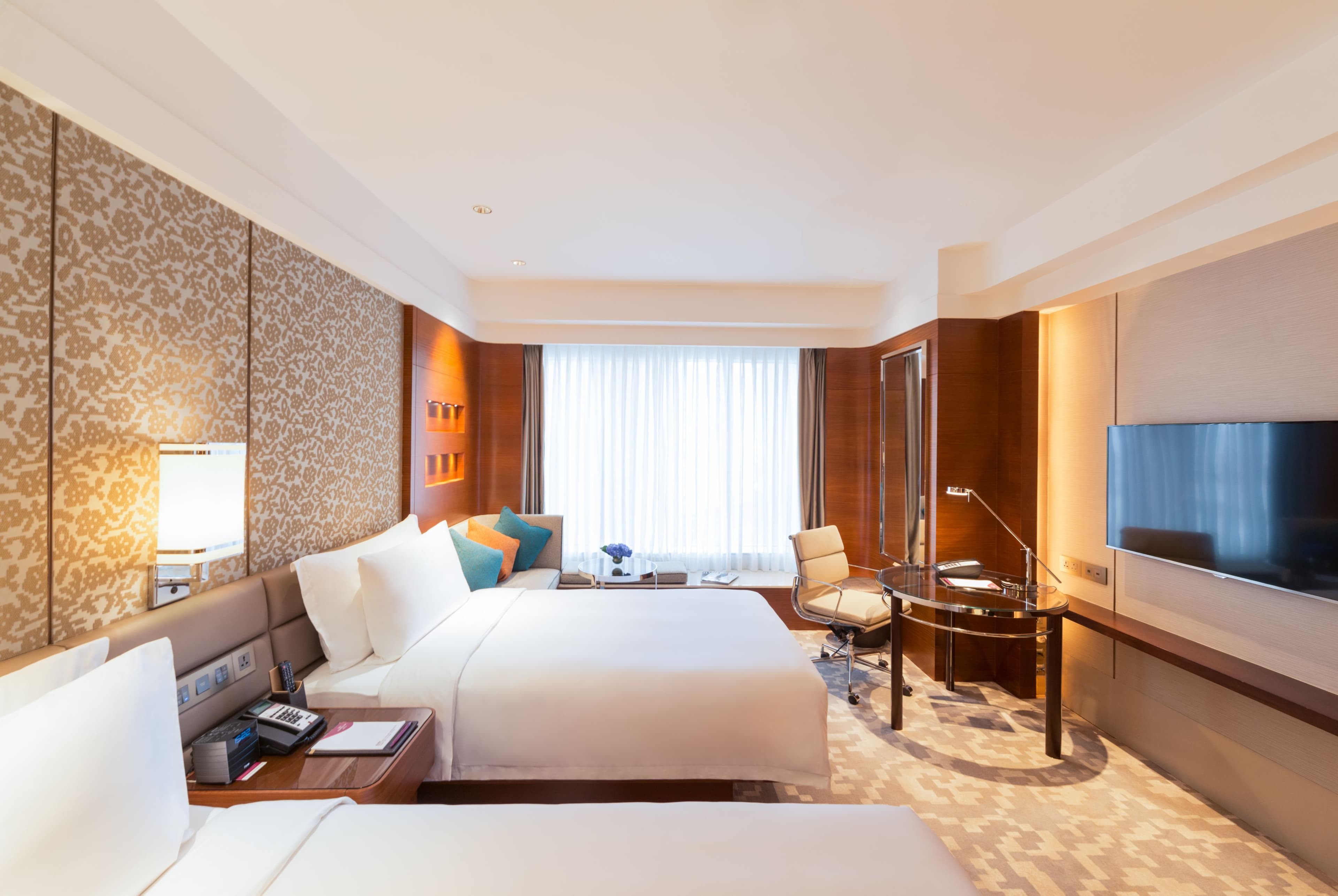 Crowne Plaza Macau - Image 4