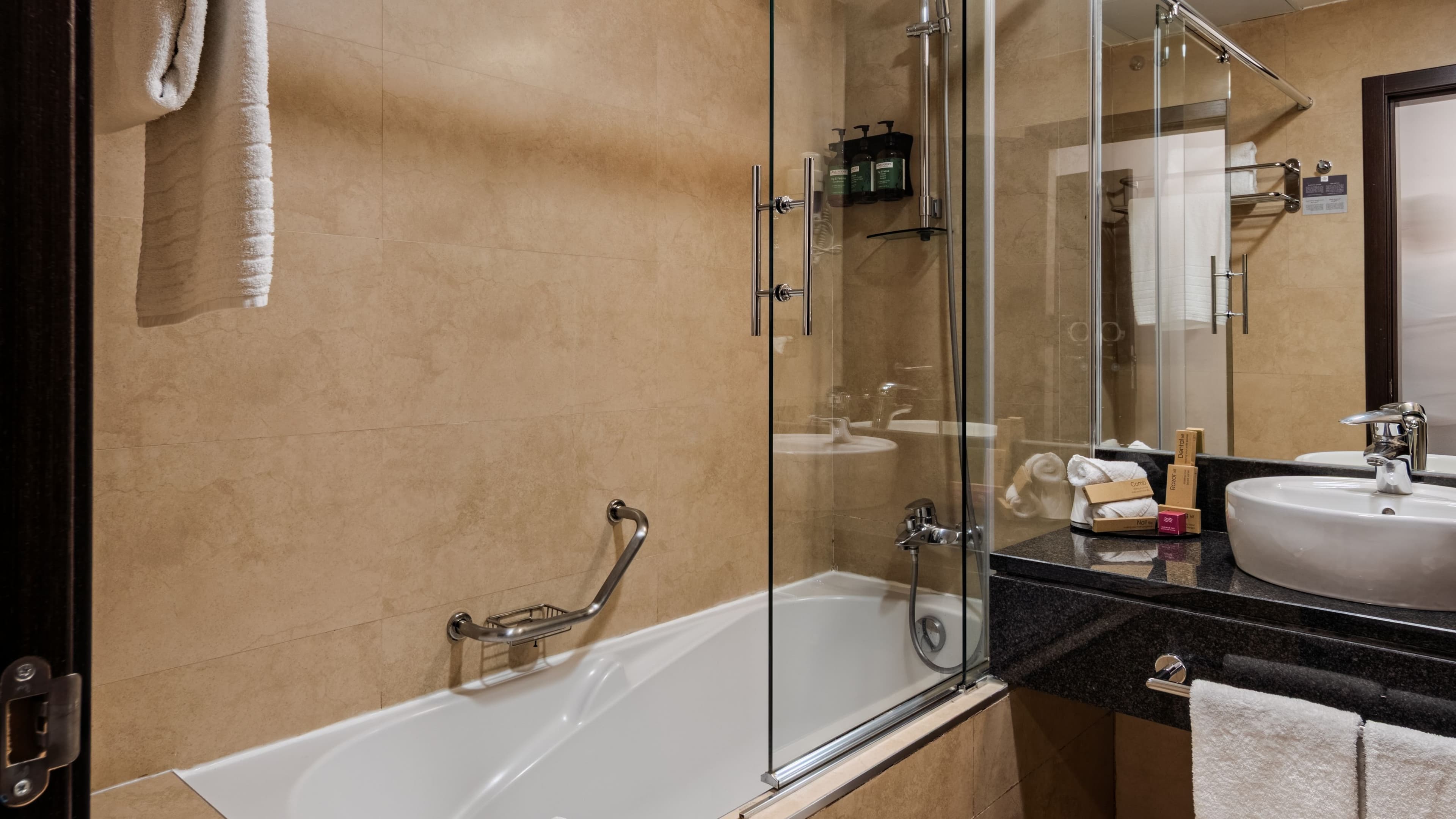 Standard Room - Image 8