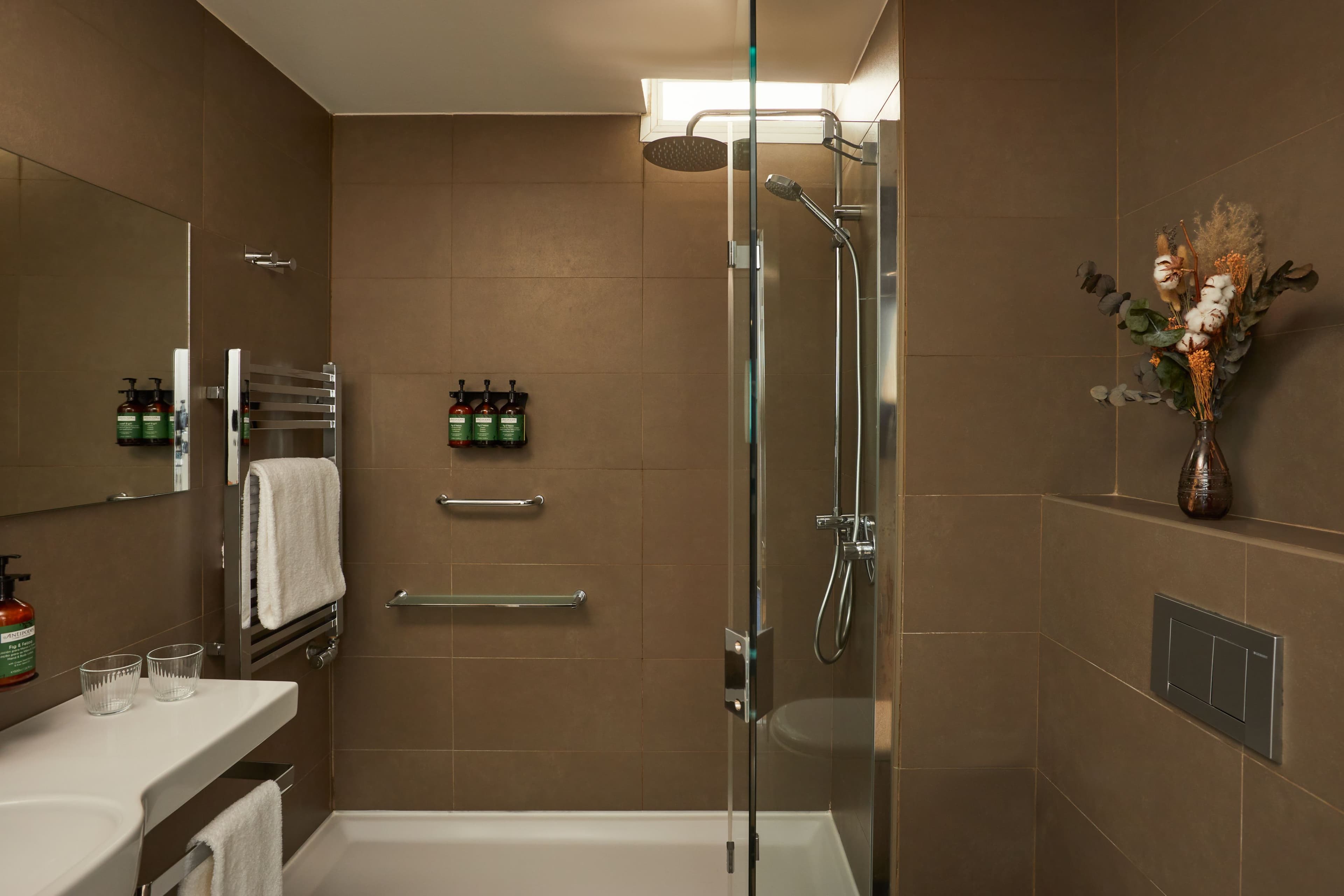 Standard Room - Image 7
