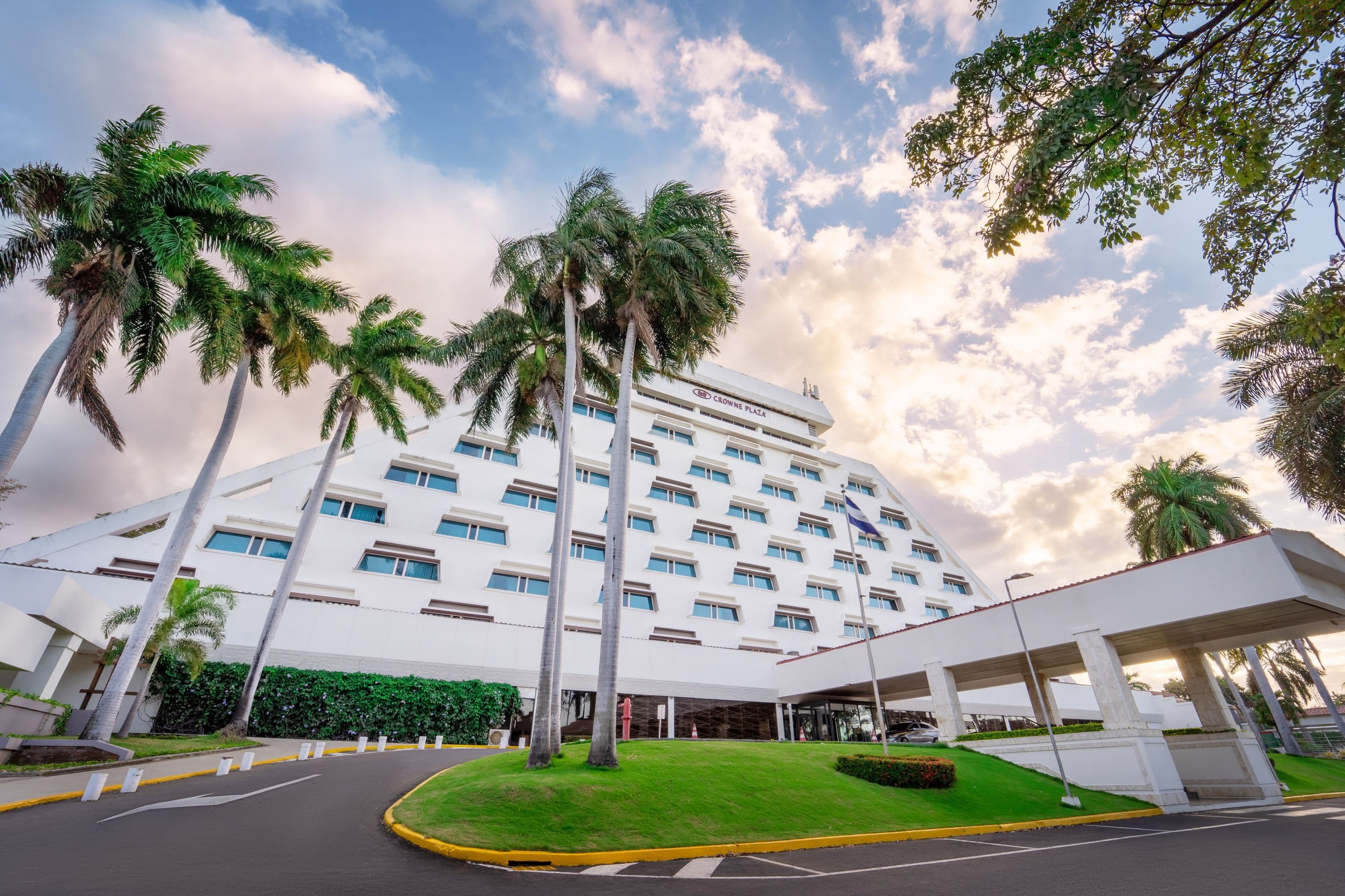 Crowne Plaza Managua - Image 1