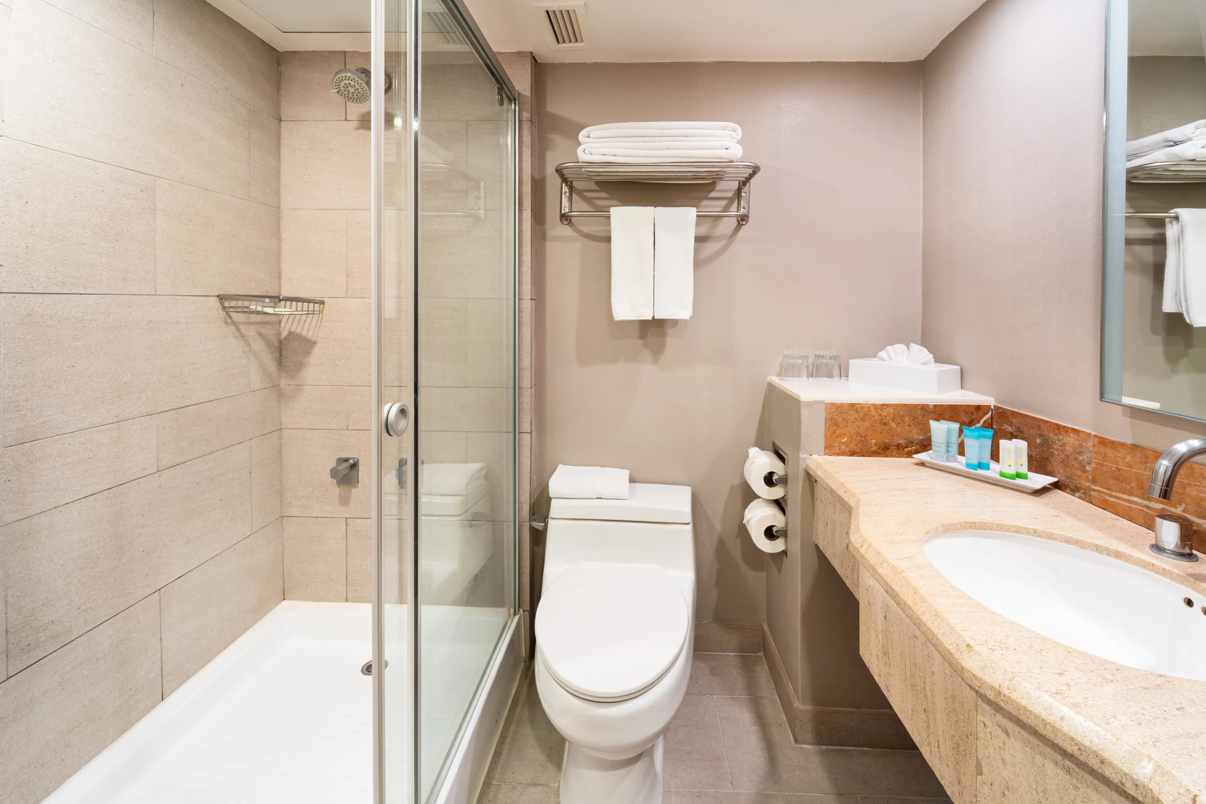 Crowne Plaza Managua — 4