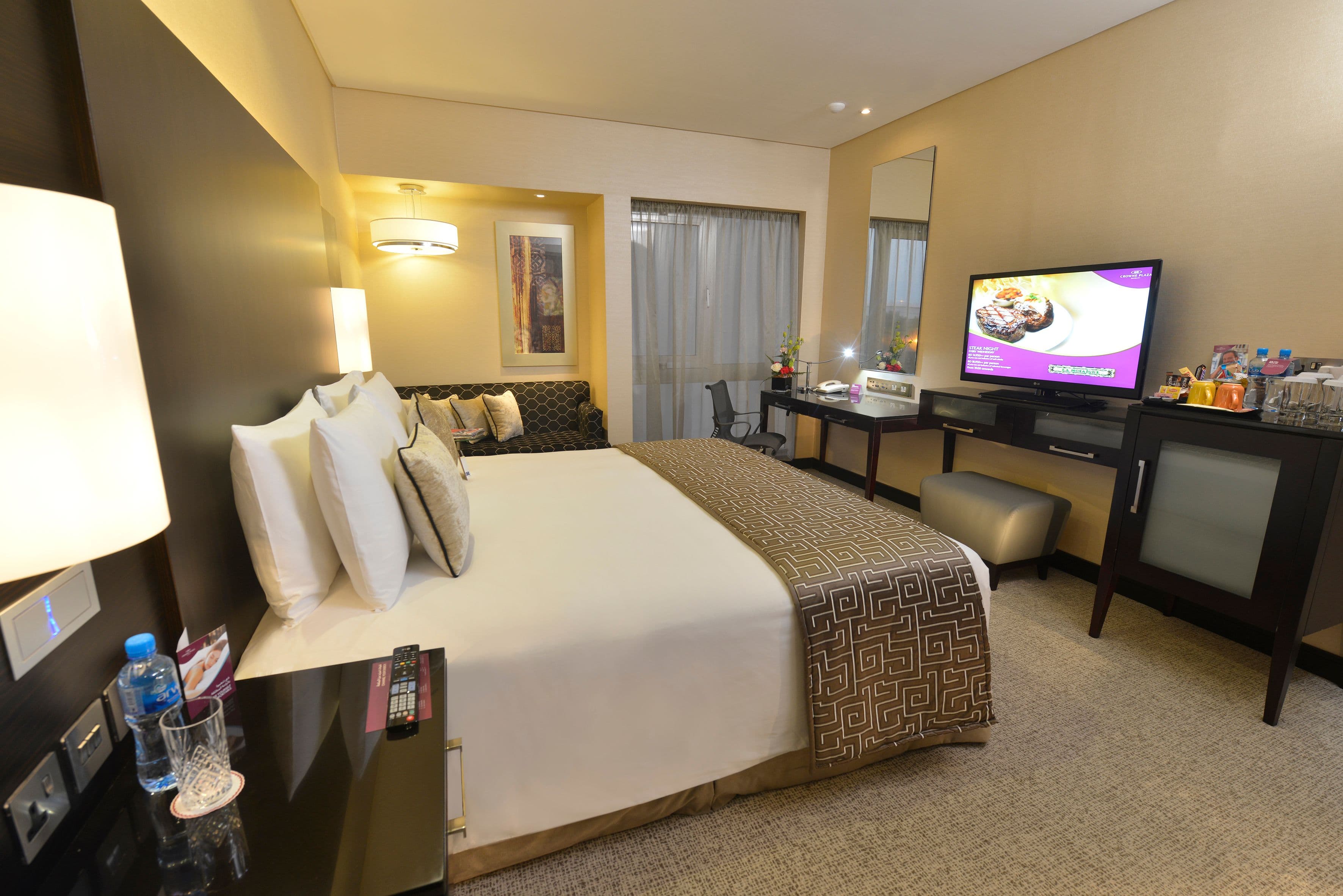Crowne Plaza Manama (Bahrain) — 11
