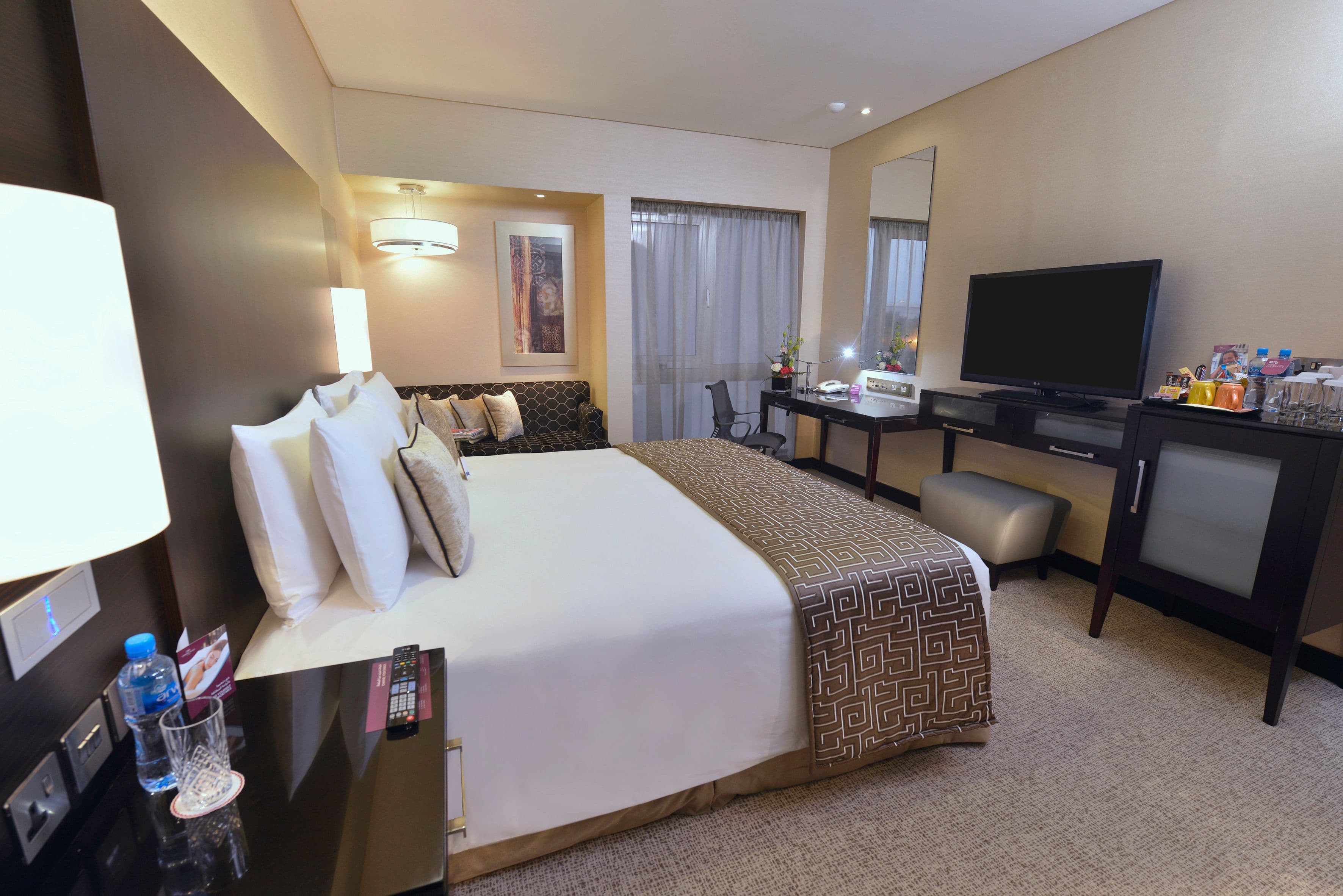 Crowne Plaza Manama (Bahrain) - Image 2