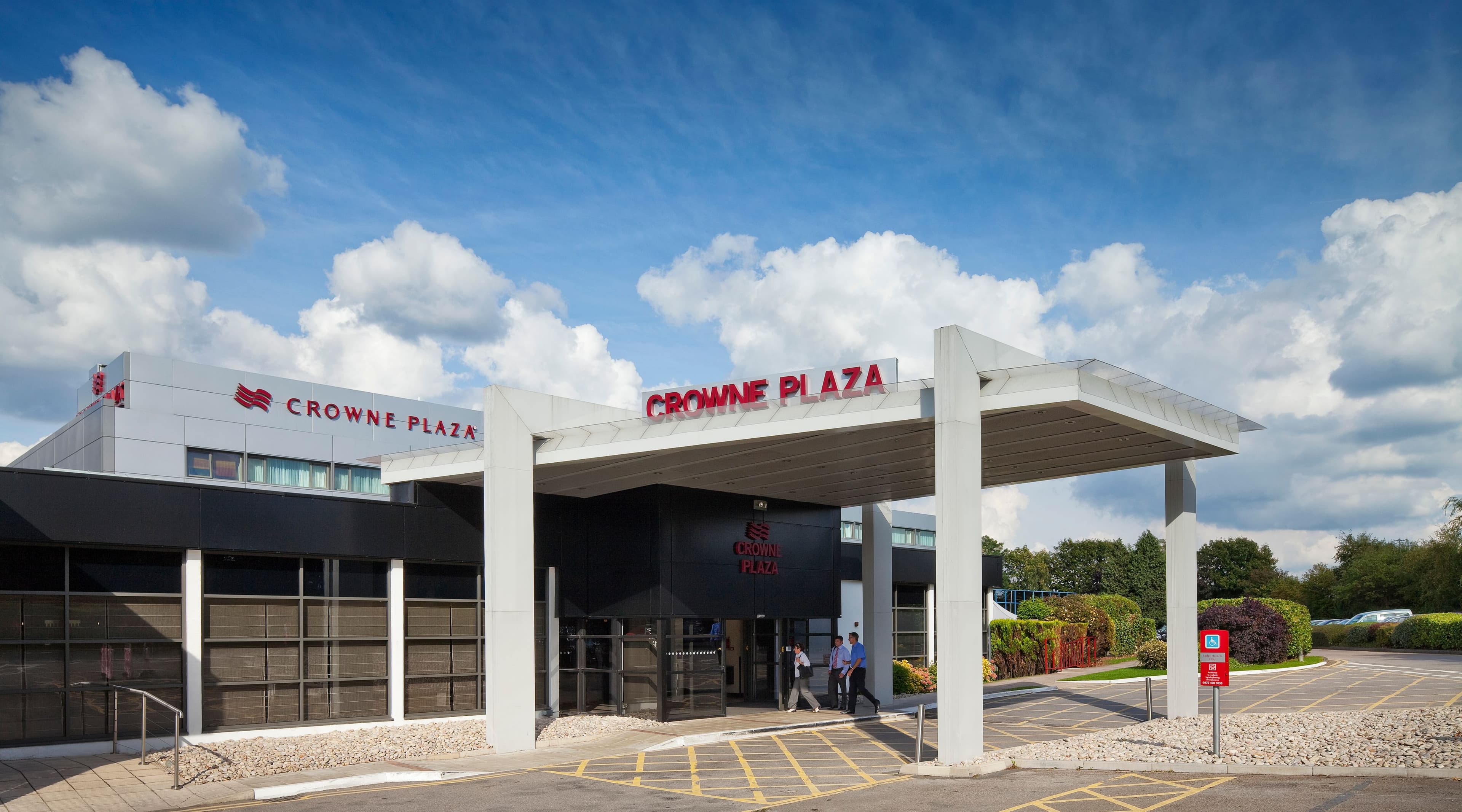 Crowne Plaza Manchester Airport - Image 1