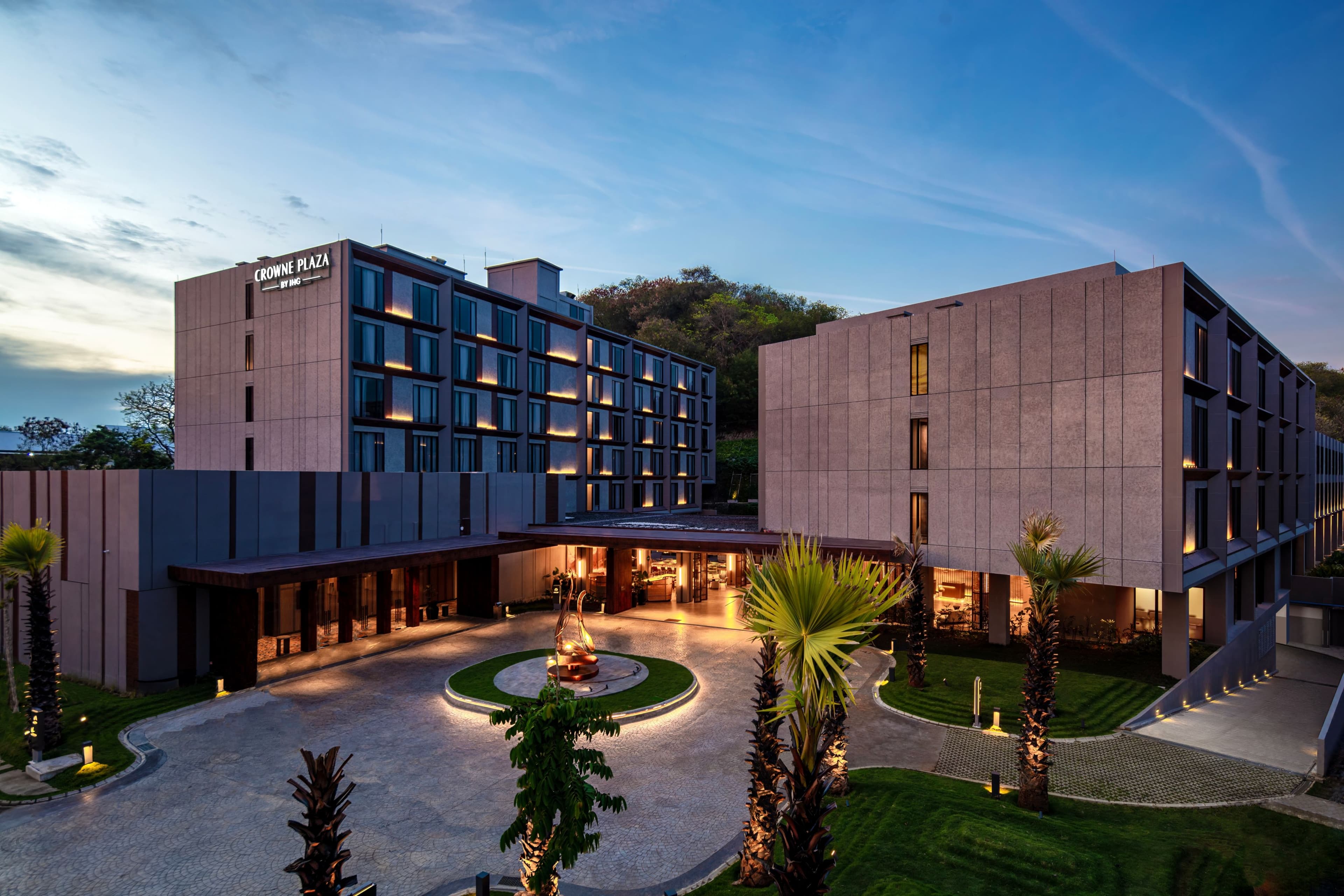 Crowne Plaza Labuan Bajo - Image 1
