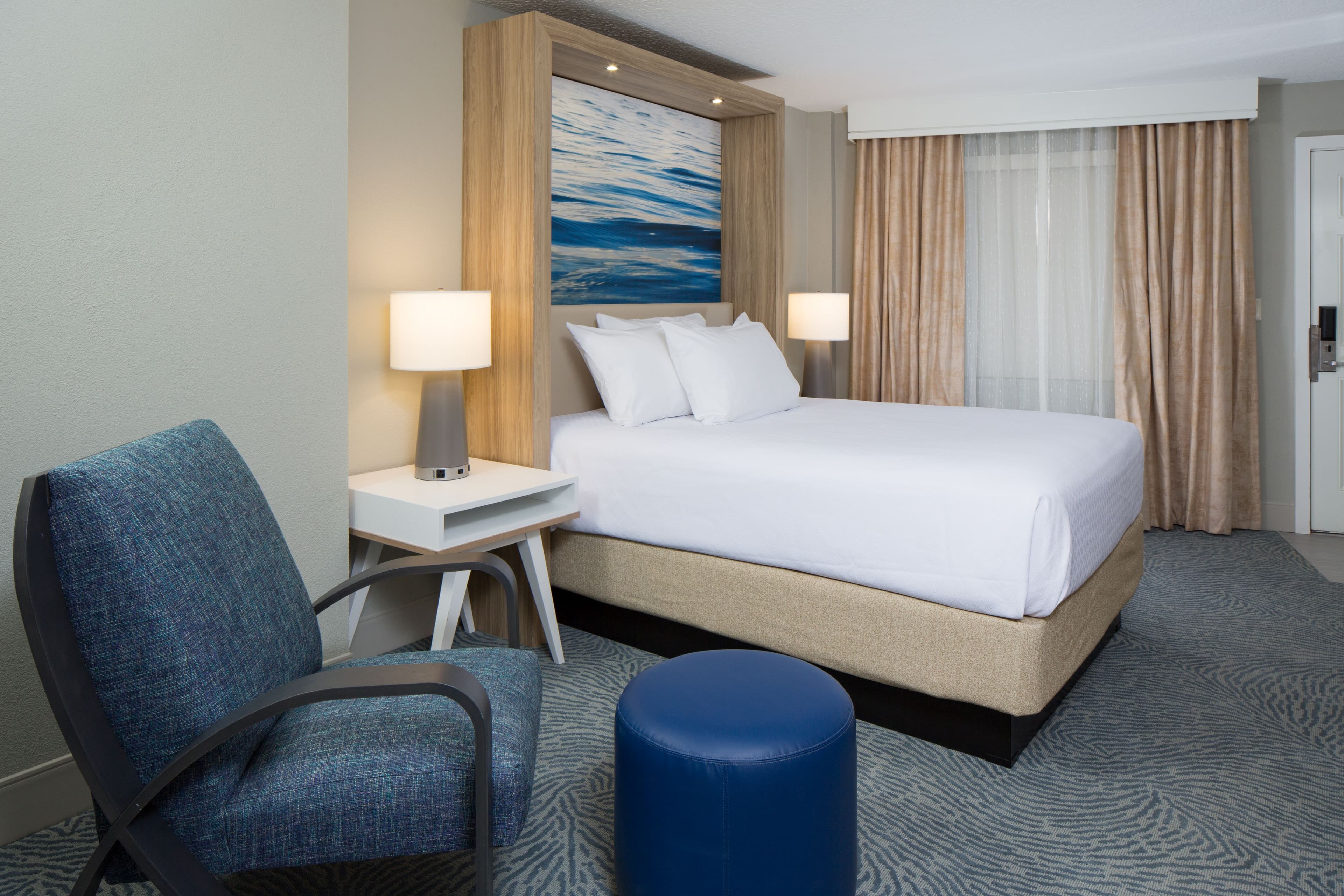 Crowne Plaza Melbourne-Oceanfront - Image 5