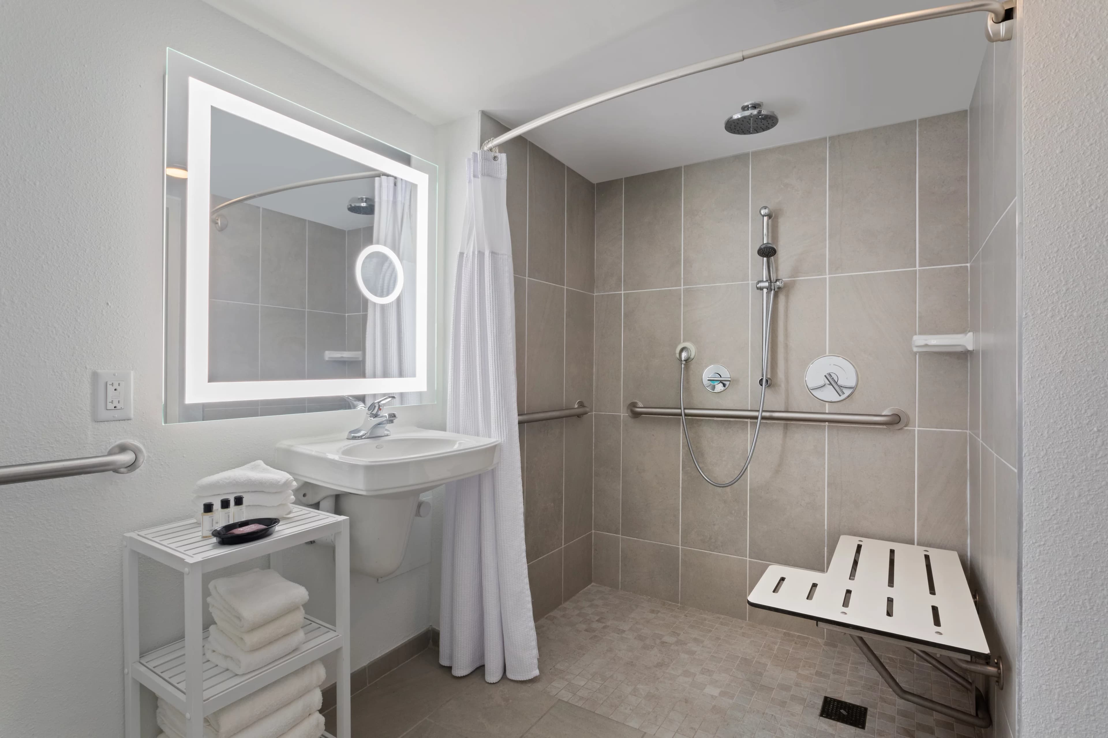 Crowne Plaza Melbourne-Oceanfront — 15