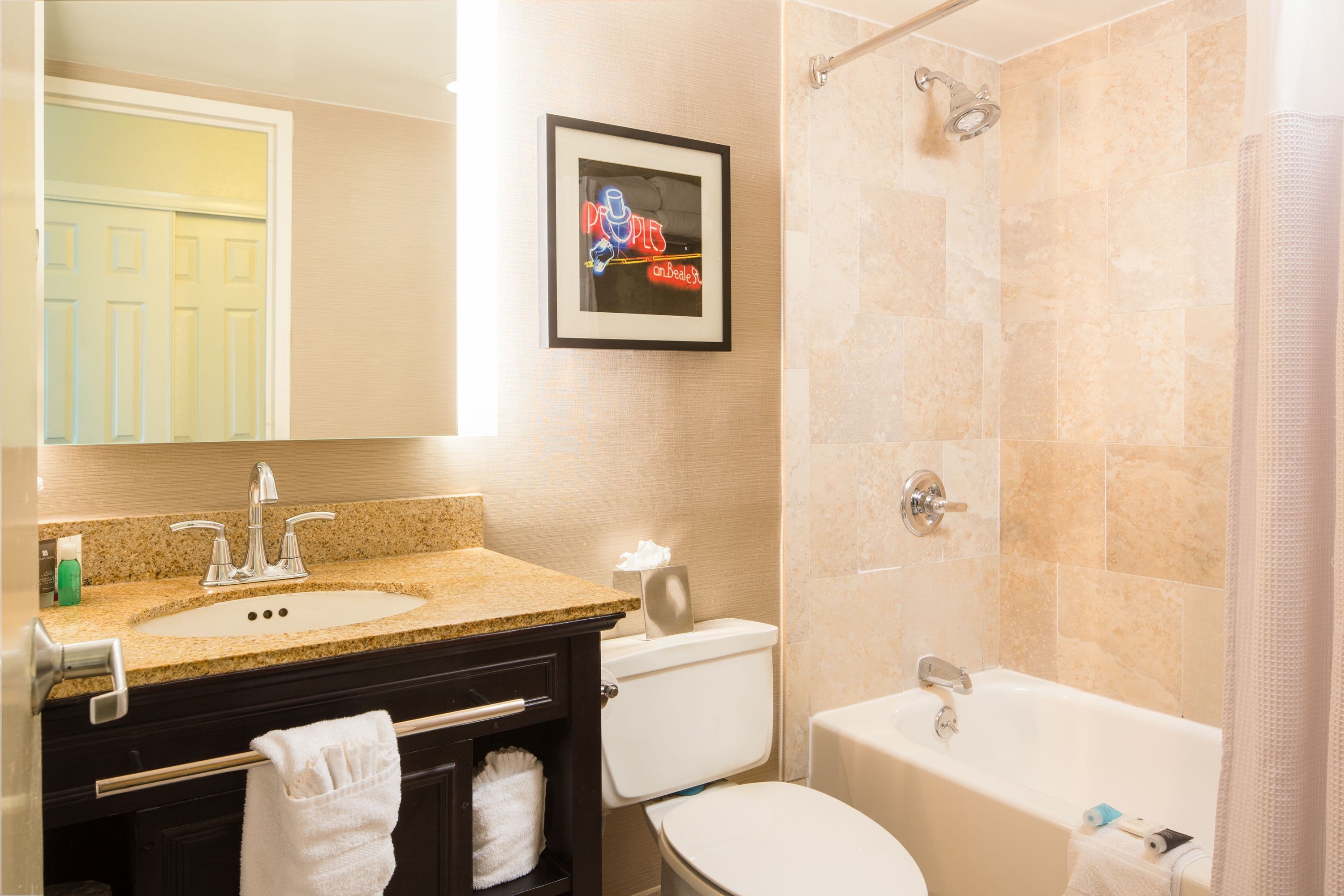 Crowne Plaza Memphis Downtown — 8
