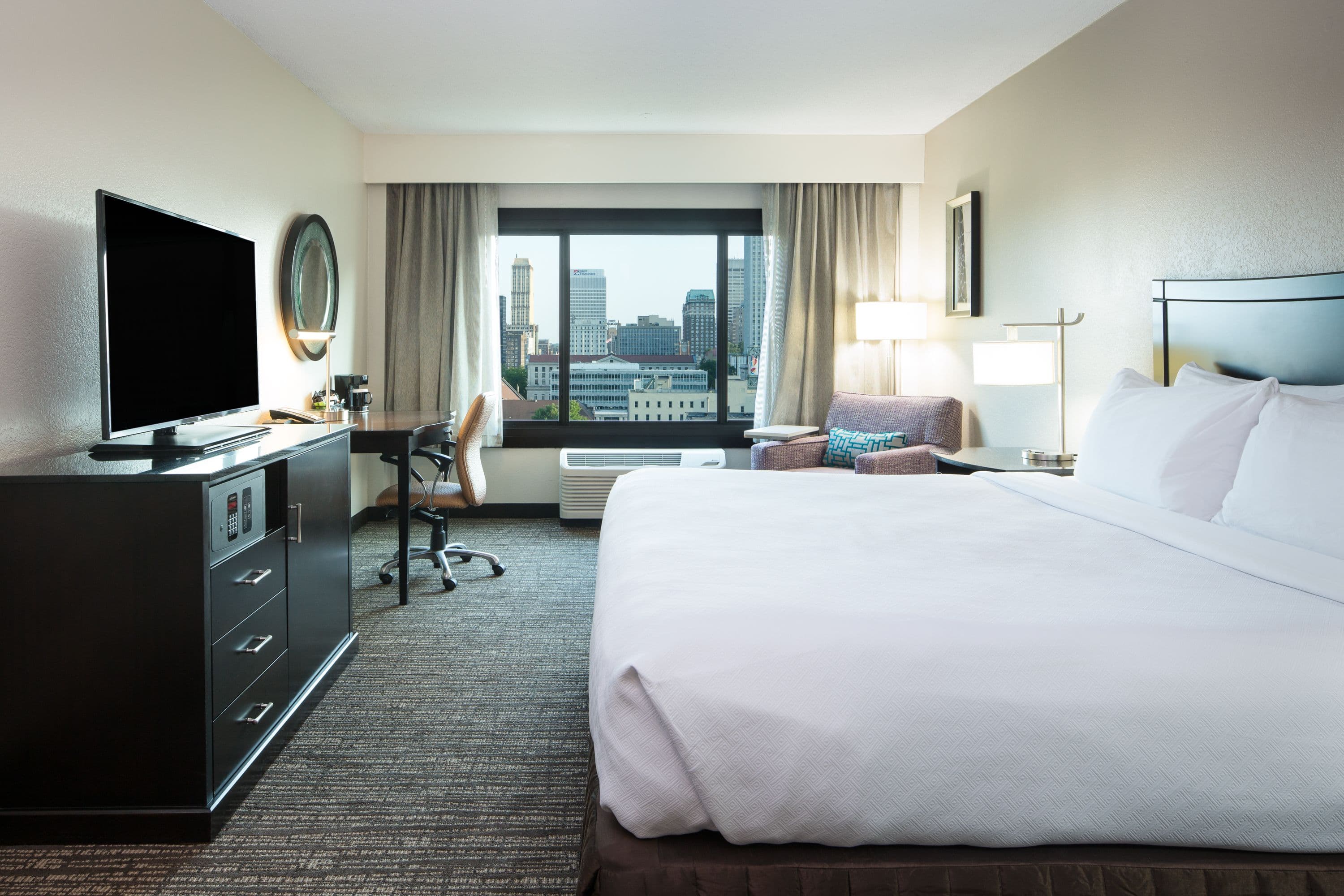 Crowne Plaza Memphis Downtown — 6