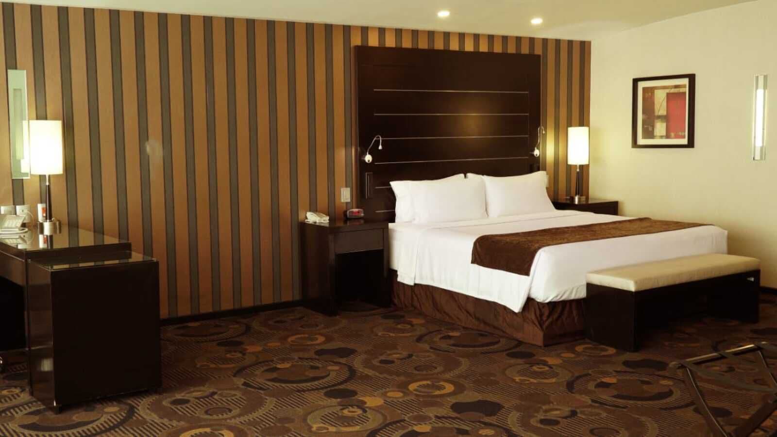 Crowne Plaza Toluca-Lancaster - Image 2